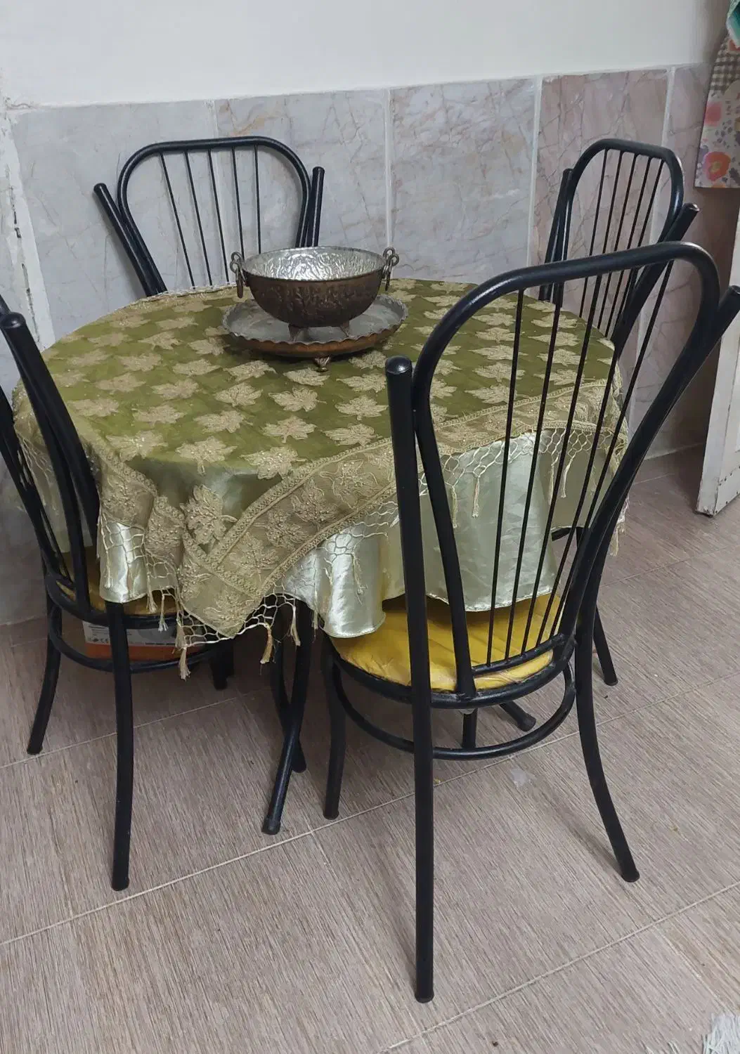 میز نهارخوری ۴نفره قیمت مناسب|میز و صندلی غذاخوری|مشهد, جنت|دیوار