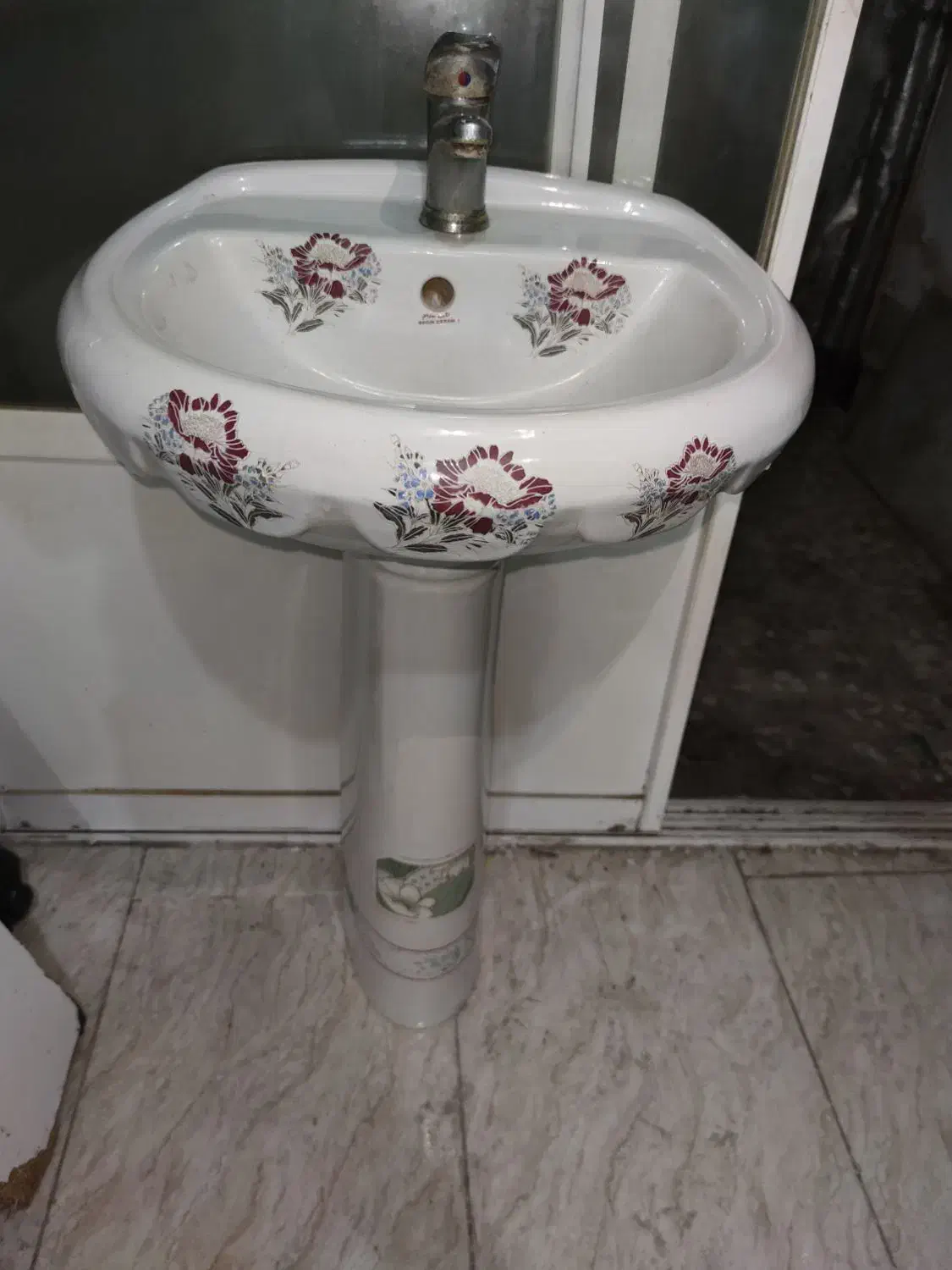 روشویی سرویس بهداشتی|لوازم سرویس بهداشتی|رشت, کوی فکوری|دیوار