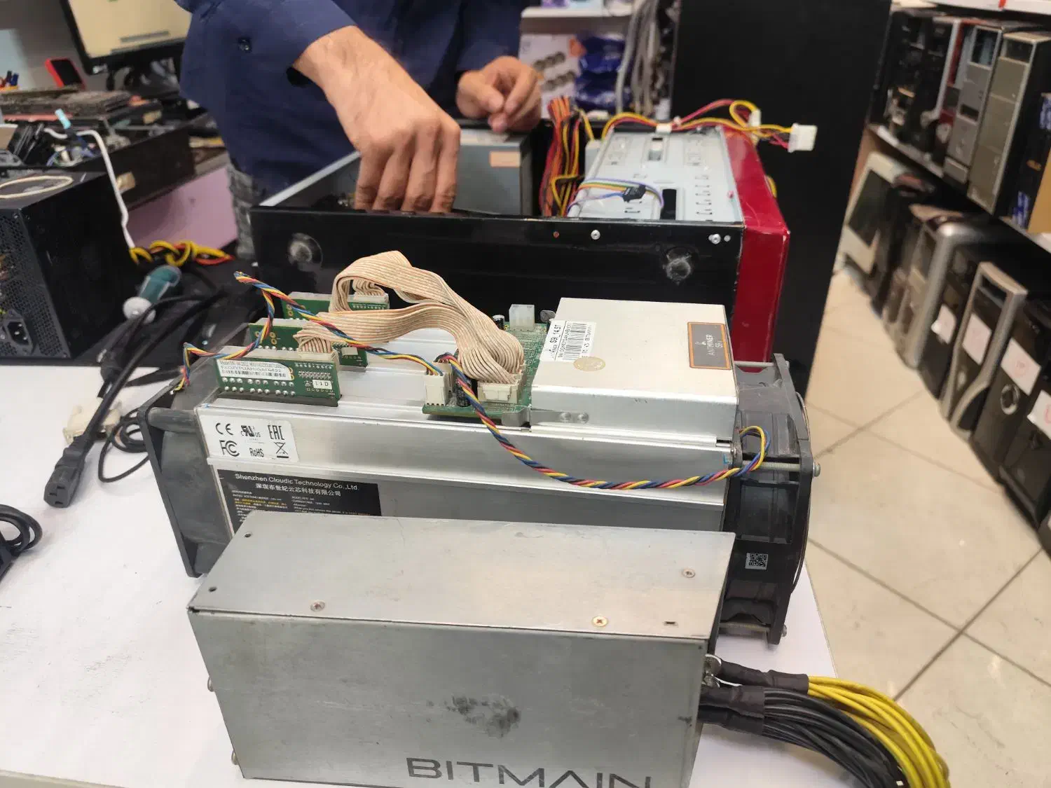 دستگاه ماینر ایسیک s9j برای بیت کوین+پاور|قطعات و لوازم جانبی رایانه|مشهد, جانباز|دیوار