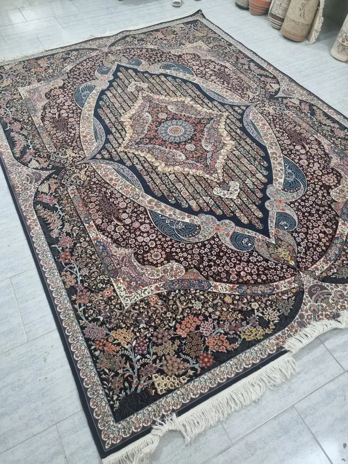 فرش امیرزاده سه عدد فرش ۹متری (خرید فروش تعویض)|فرش|مشهد, شاهد (شهرک غرب)|دیوار