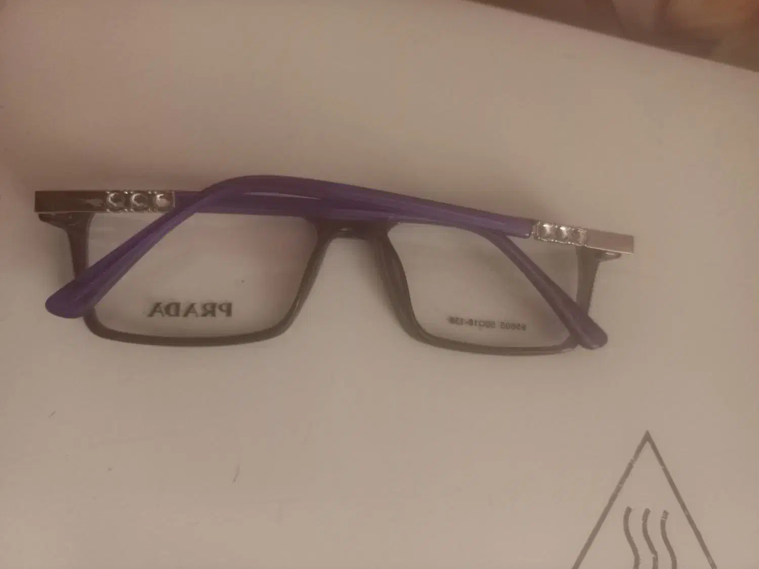 فریم عینک|زیورآلات و اکسسوری|یزد, |دیوار