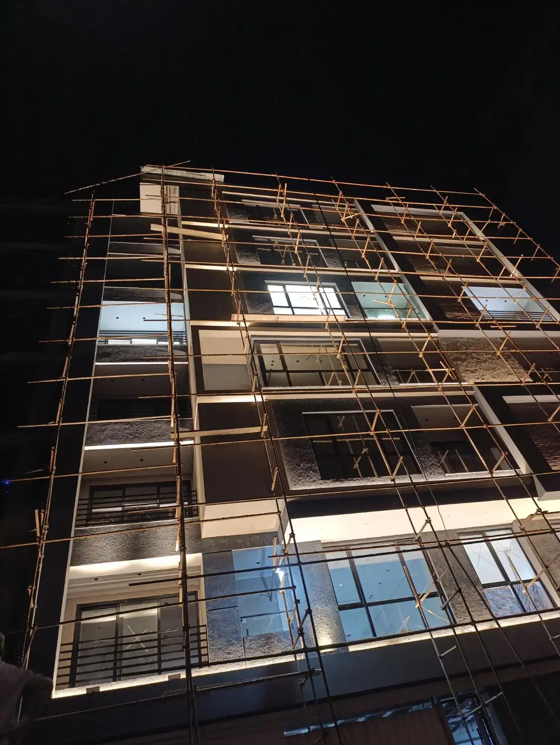 نصب عنوایی چراغ|خدمات پیشه و مهارت|حویق, |دیوار