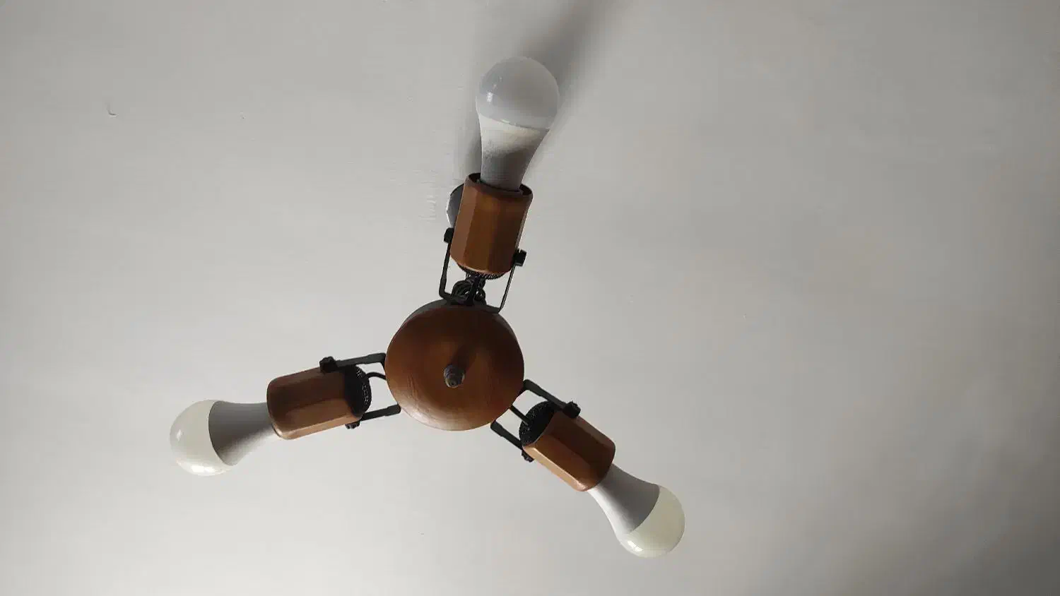 چراغهای سقفی سه قلو در حد نوو|لامپ و چراغ|تربتحیدریه, آغوی|دیوار