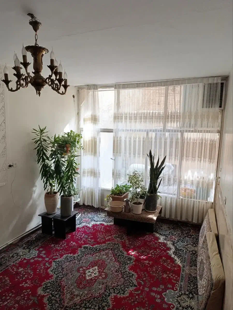 یک واحد خانه حیاط دار ویلایی