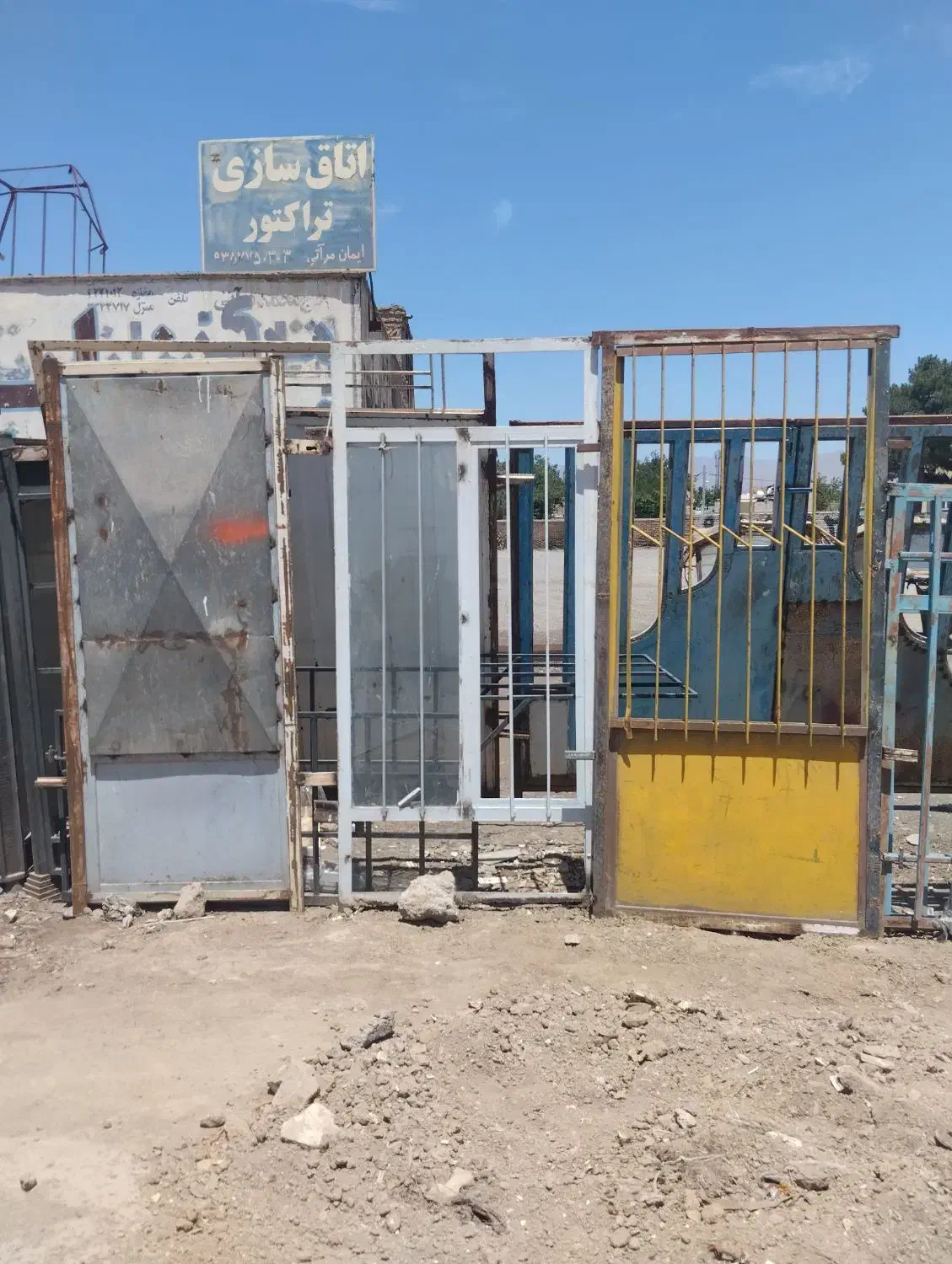 (خـریـد و فـروش) در و پنجره فلزی|مصالح و تجهیزات ساختمان|نیشابور, فردوسی جنوبی|دیوار