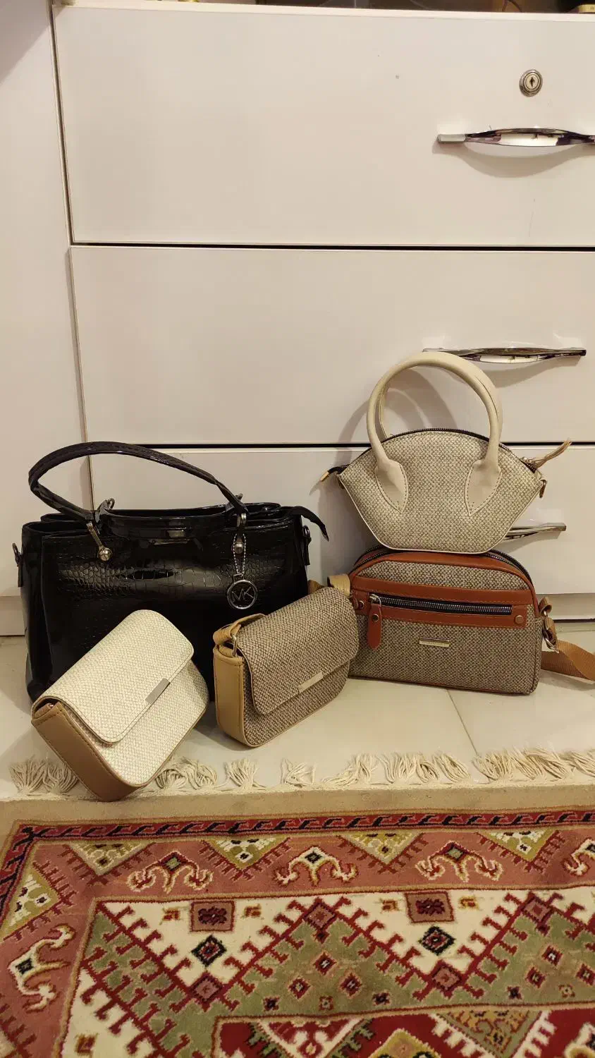 کیف زنانه|کیف، کفش، کمربند|اهواز, زندوکیلی|دیوار