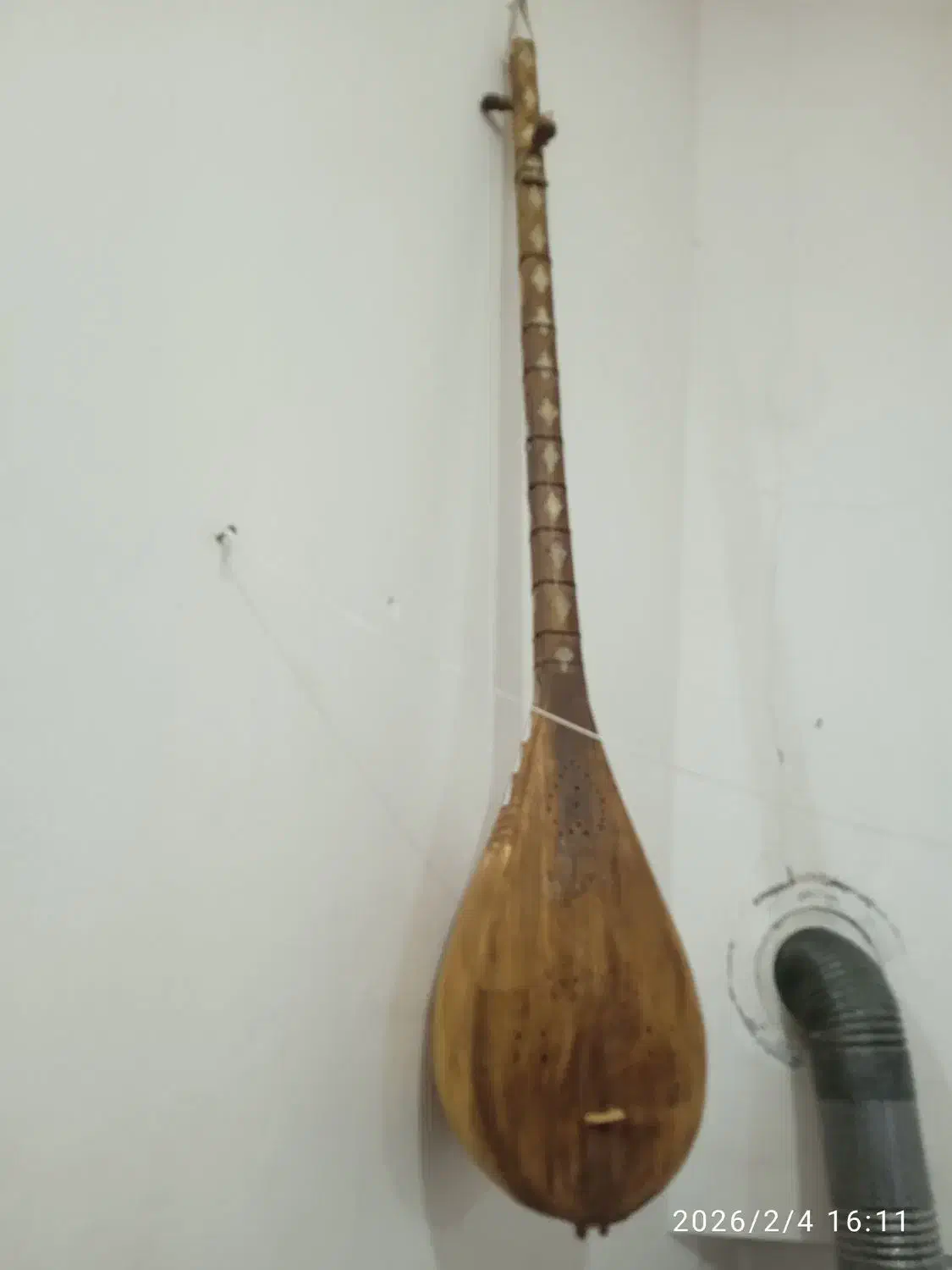 دوتار خوش صدا|سازهای سنتی|خواف, |دیوار