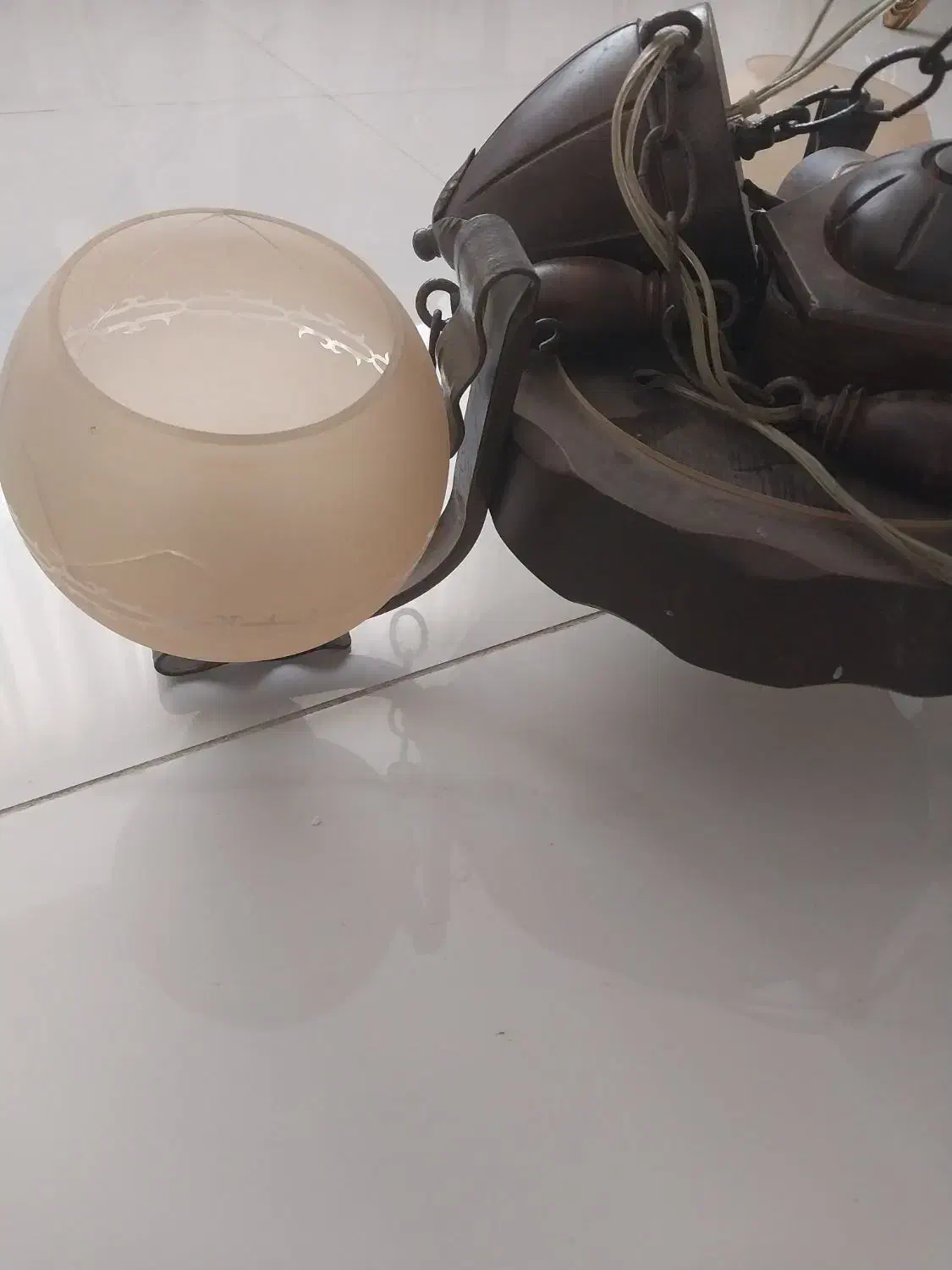 دو لوستر چوبی|لوستر و چراغ آویز|اسلام‌شهر, شهرک لاله|دیوار