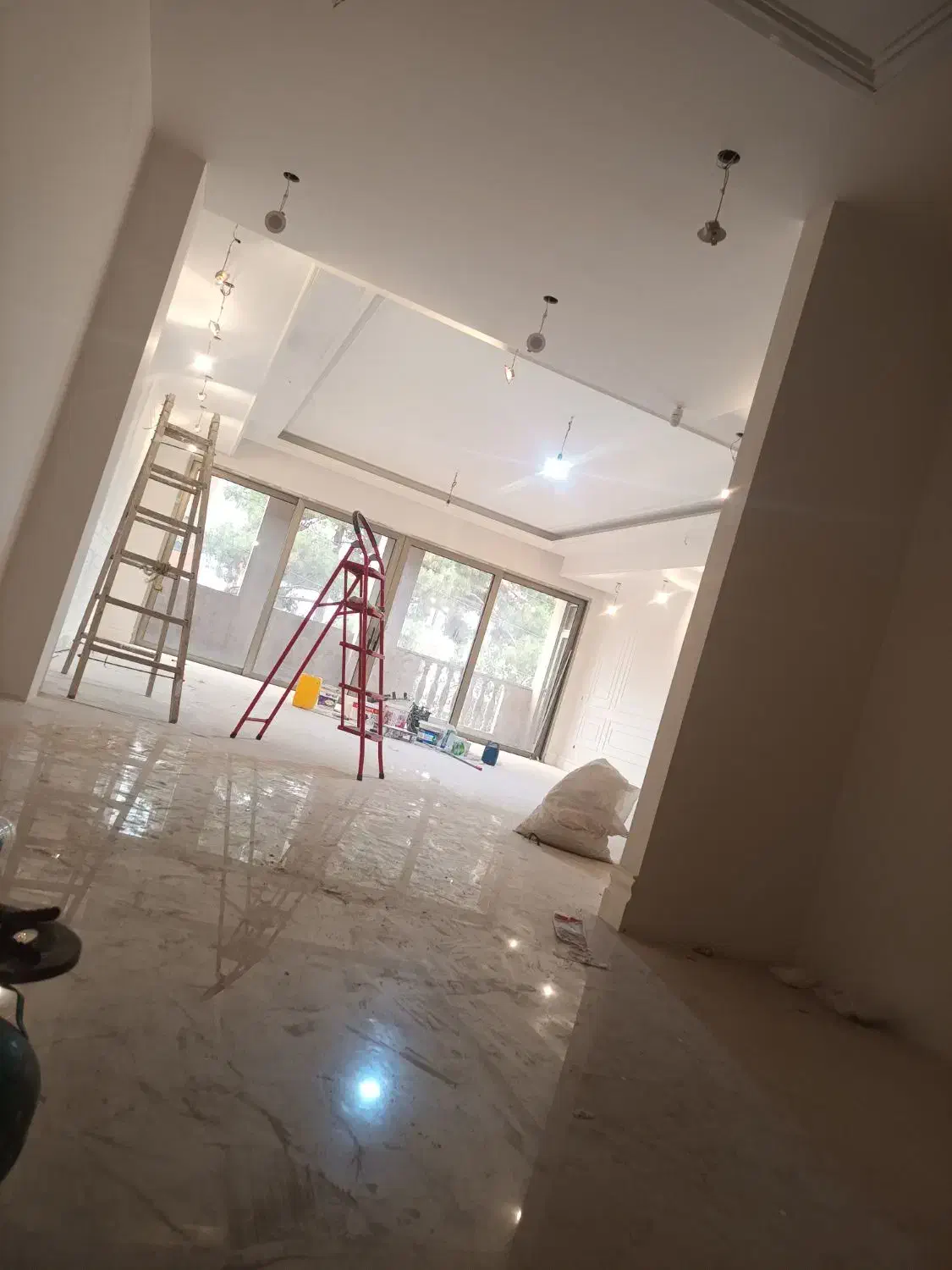 نقاشی و زیبایی ساختمان به صورت تضمینی|خدمات پیشه و مهارت|تهران, دروس|دیوار