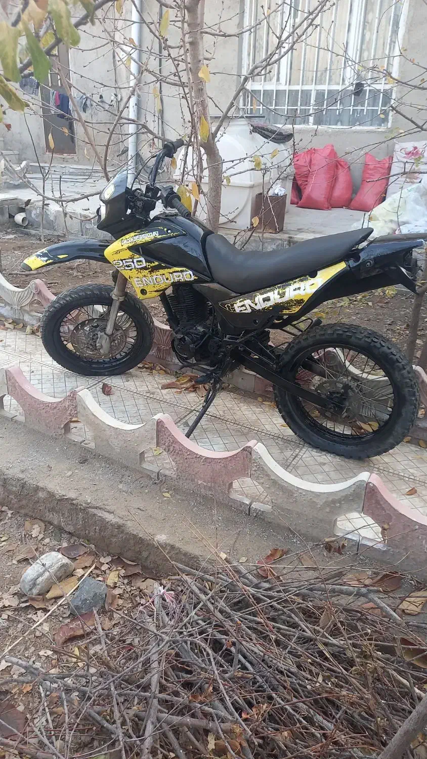 تریل رادیسون فلات|موتورسیکلت|تبریز, |دیوار