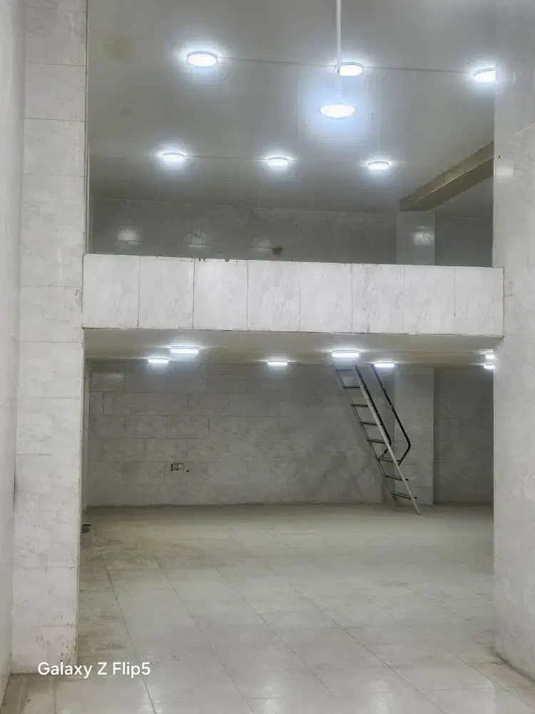 مغازه تجاری ۸۵ متر با۶۰ متر بالکن|اجارهٔ مغازه و غرفه|اصفهان, الهیه|دیوار