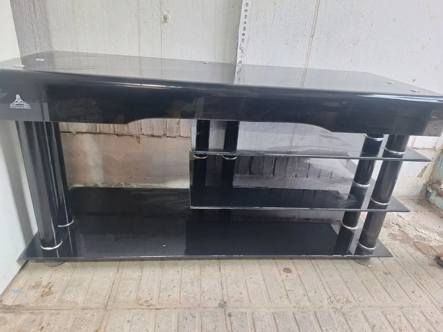 میز در حد نو|میز تلویزیون|فولادشهر, A4|دیوار