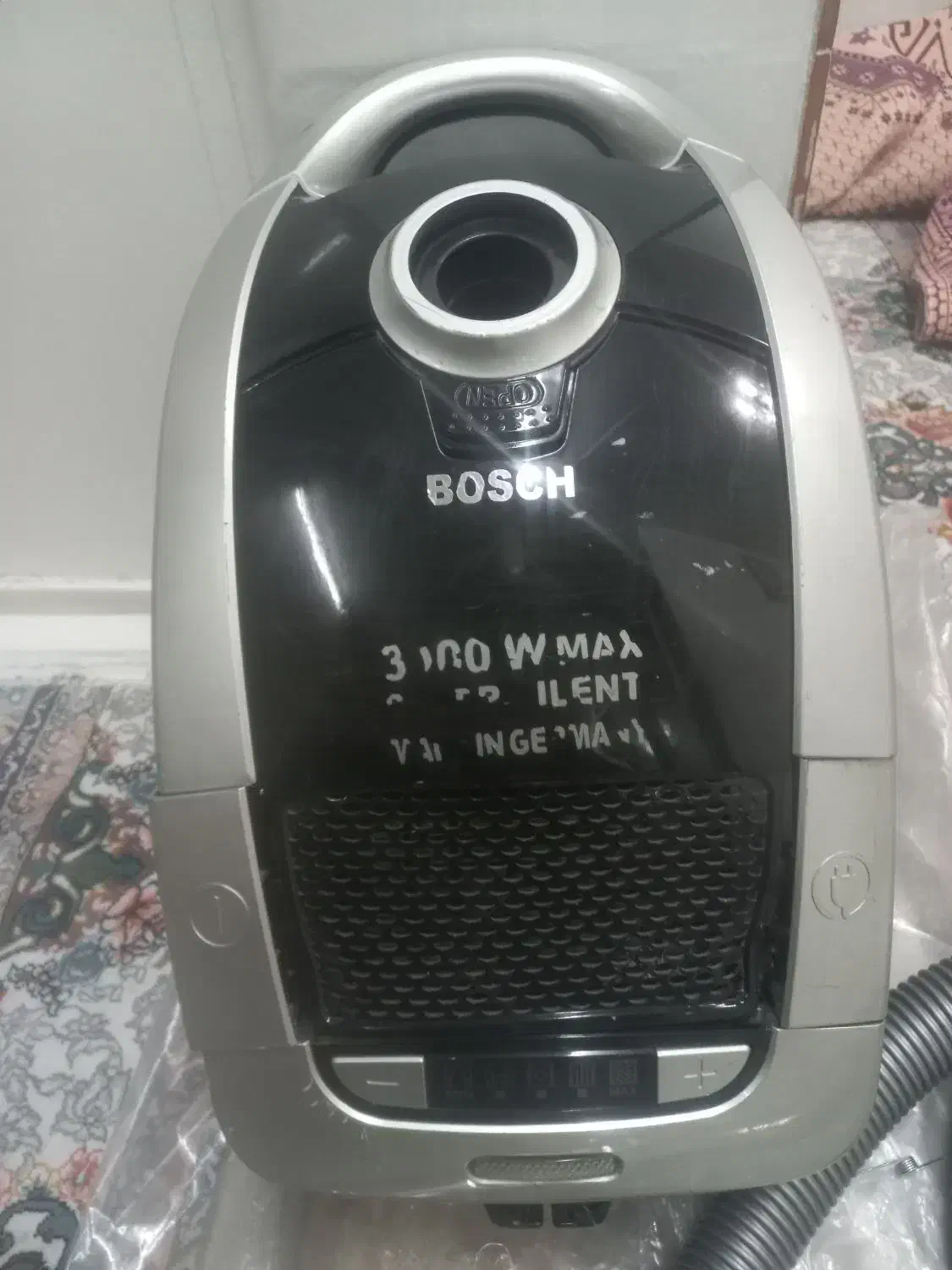 جارو برقی۳۰۰۰ بوش اصلی وارداتی سری قدیم بشرط سلامت|جاروبرقی، جارو شارژی، بخارشو|تهران, دولاب|دیوار