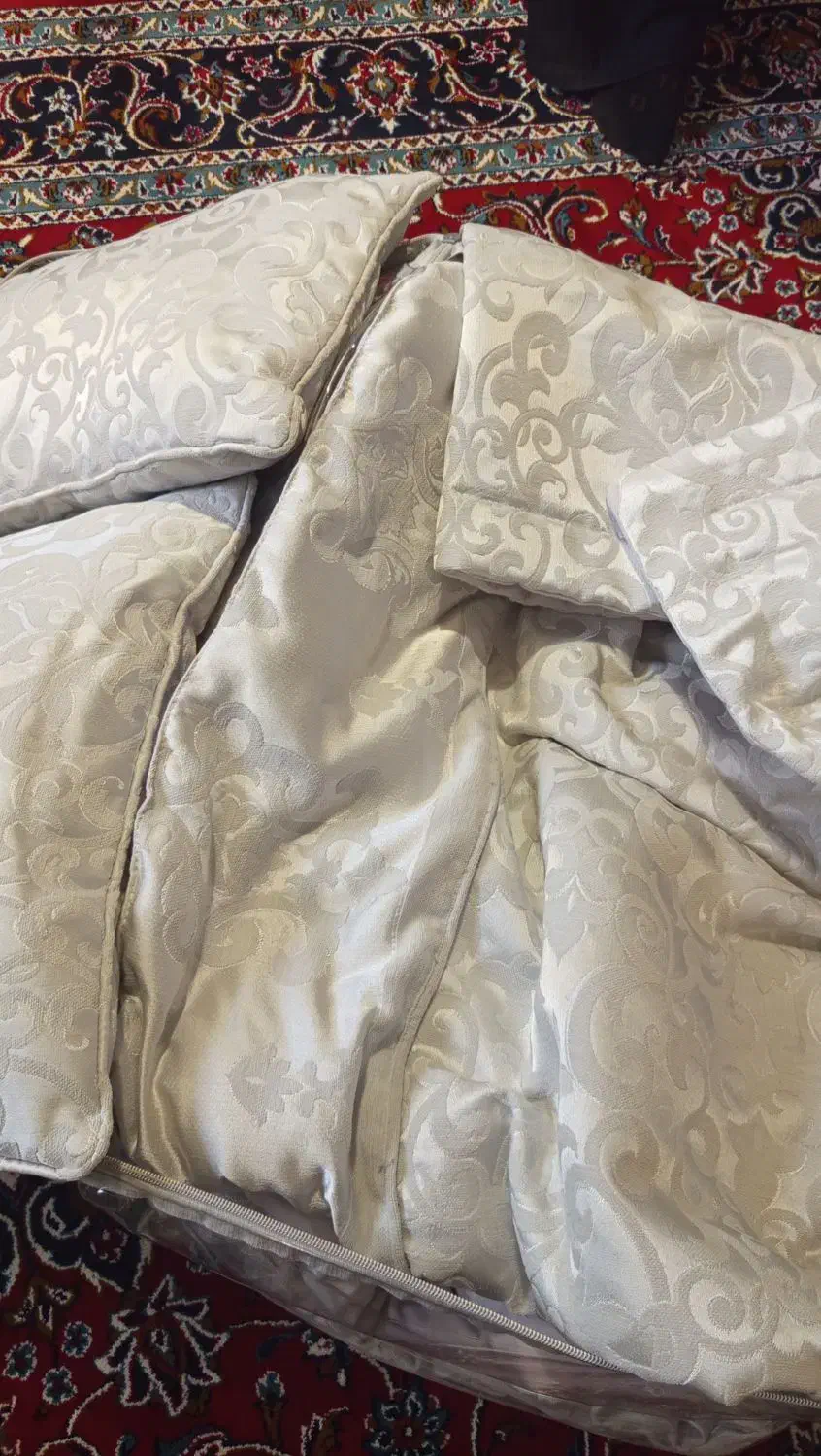 تخت دونفره با تشک و روتختی|تخت و سرویس خواب|آبسرد, |دیوار