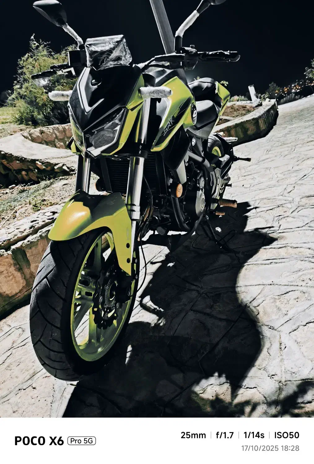 کیوجی در حد خشک 1402|موتورسیکلت|بروجرد, |دیوار