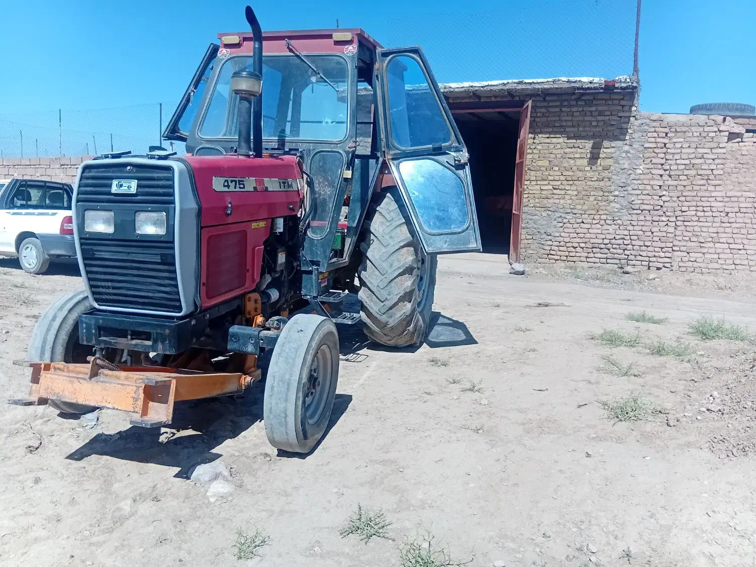 تراکتور 475|خودرو سنگین|نیمبلوک, |دیوار