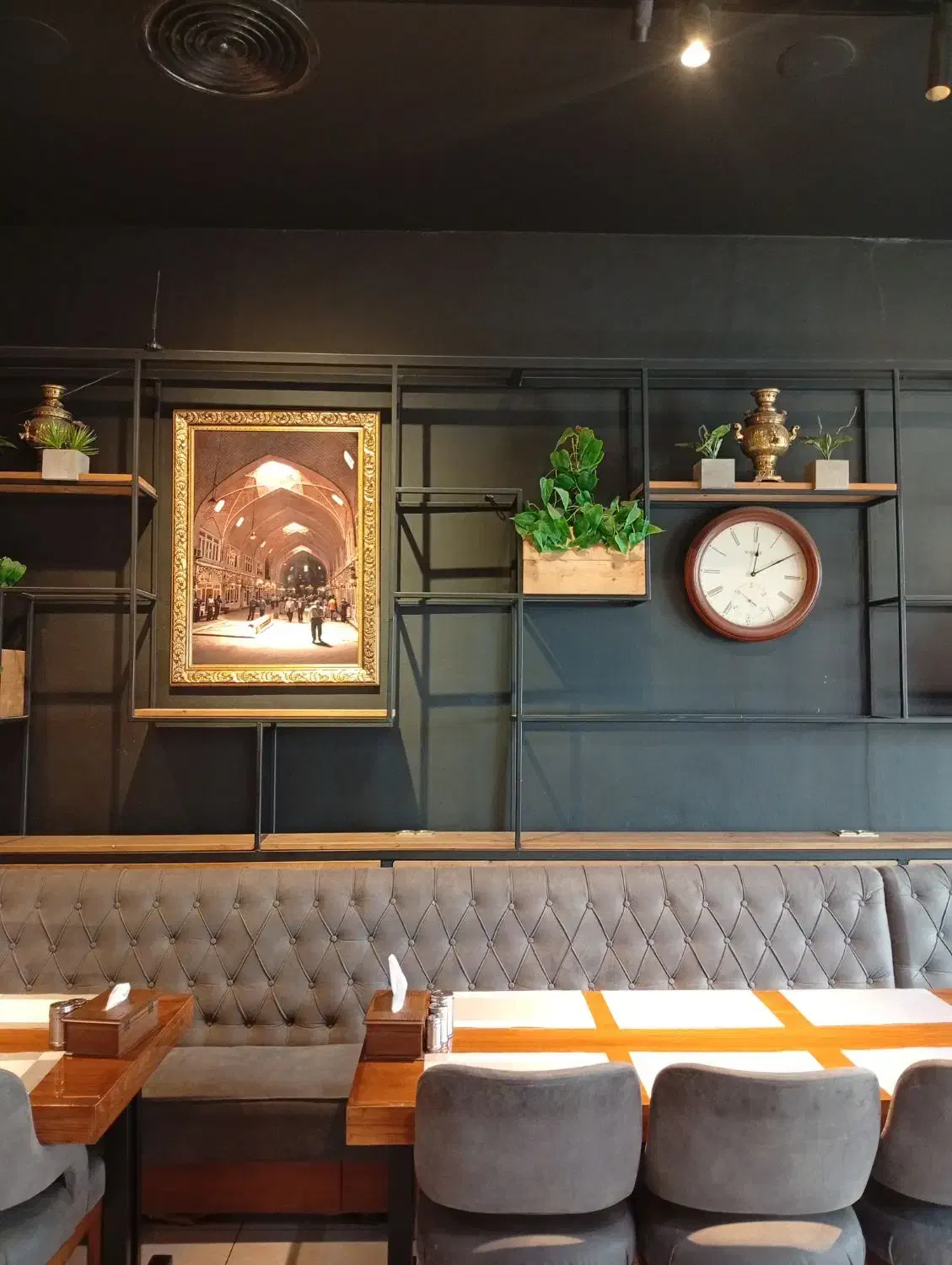 وسط کار و منقل کار|استخدام خدمات فروشگاه و رستوران|تهران, دریا|دیوار