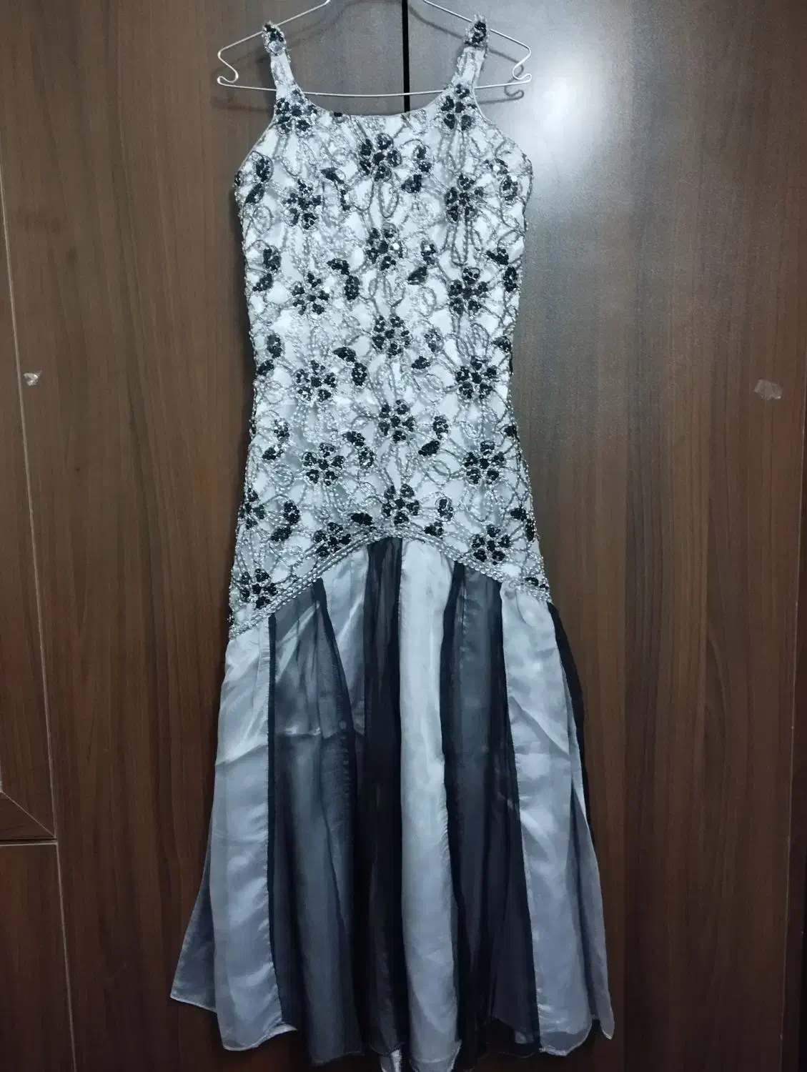 لباس مجلسی|لباس|گلبهار, شهر جدید گلبهار|دیوار