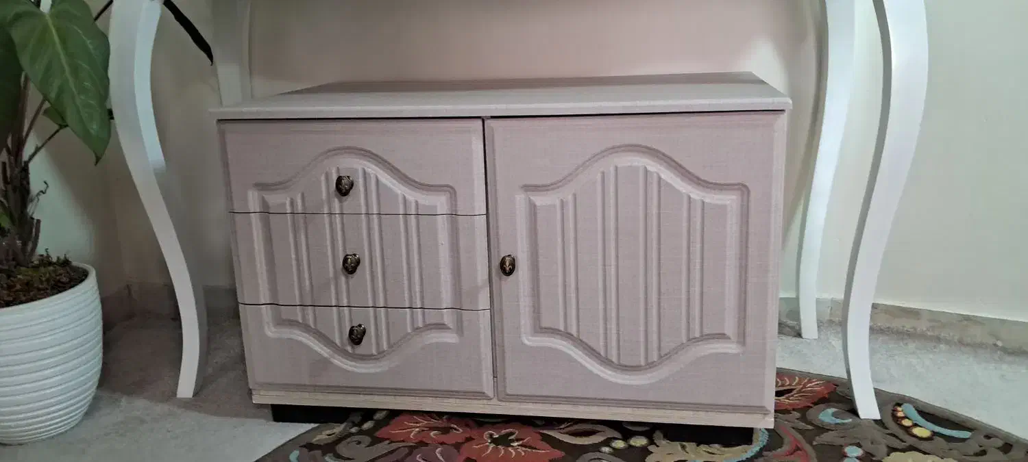 کمد یا پاتختی بزرگ|جاکفشی، کمد، دراور|اندیشه, اندیشه فاز ۴|دیوار