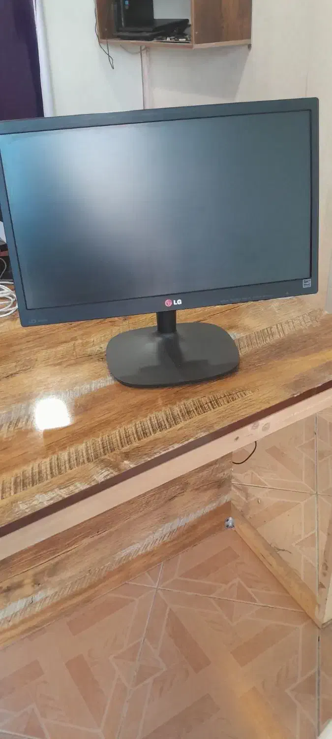 مانیتور الجی تمیز کم کار|قطعات و لوازم جانبی رایانه|مشهد, شهرآرا|دیوار