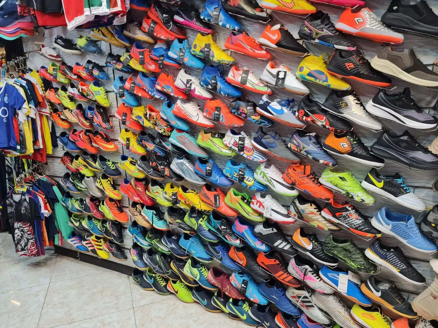 کفش های سالن استوک ریزو استوک چمن|کیف، کفش، کمربند|شیراز, شاهچراغ|دیوار