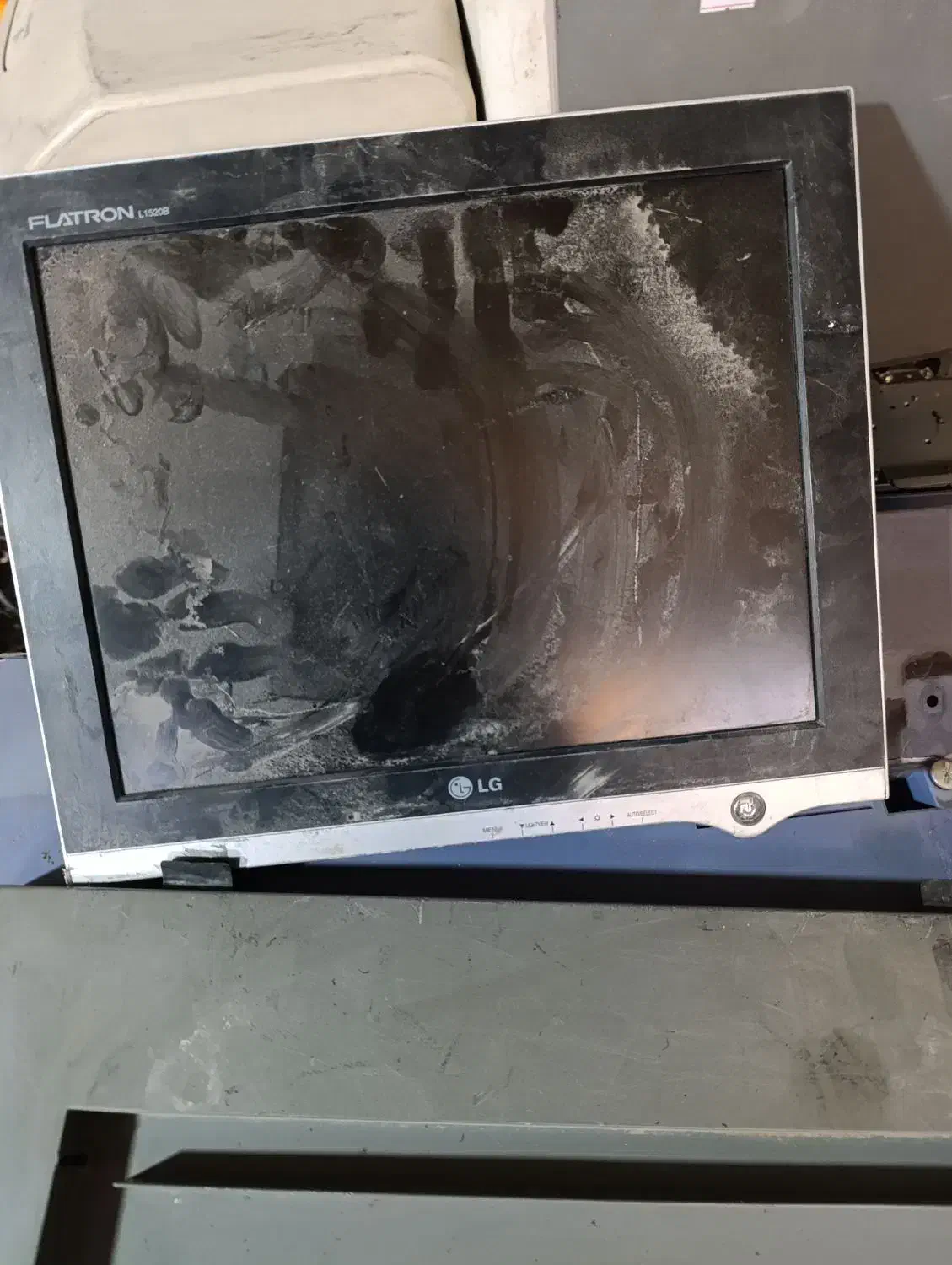 باسلام تعداد 10عدد مانیتور ال سی دی و وسایل برقی|قطعات و لوازم جانبی رایانه|قم, یزدانشهر|دیوار