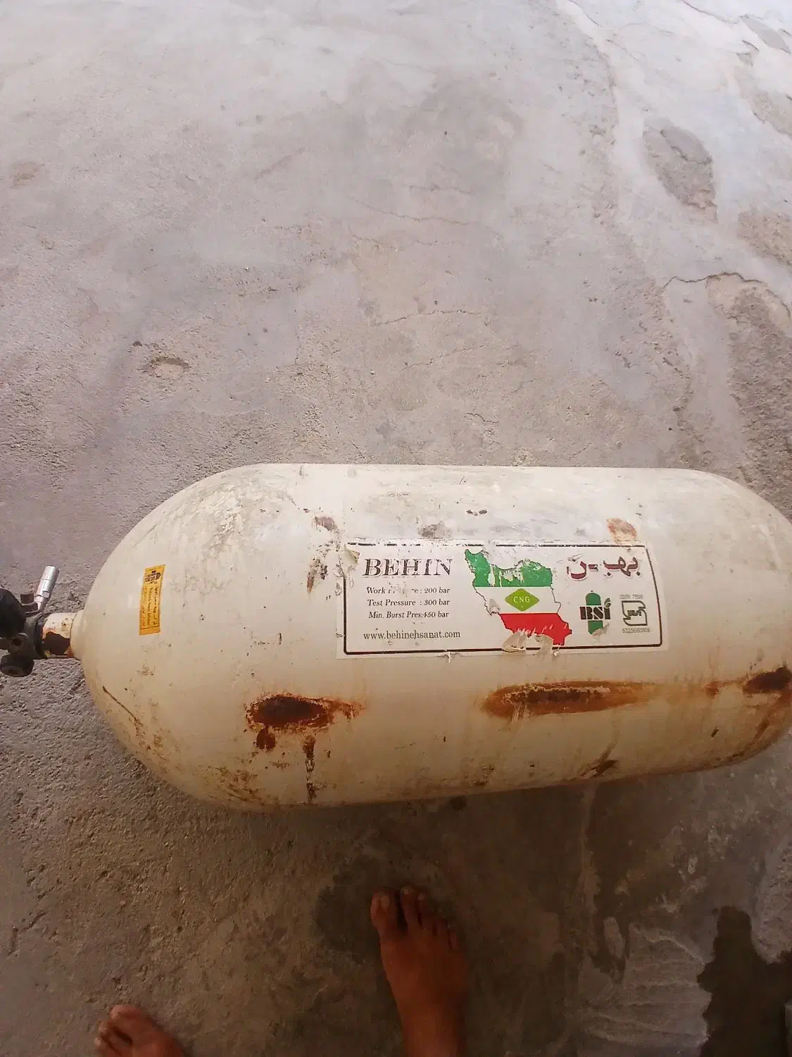 کپسول سی ان جی ۱۲کیلویی سالم فروشی|قطعات یدکی و لوازم جانبی|لامرد, |دیوار