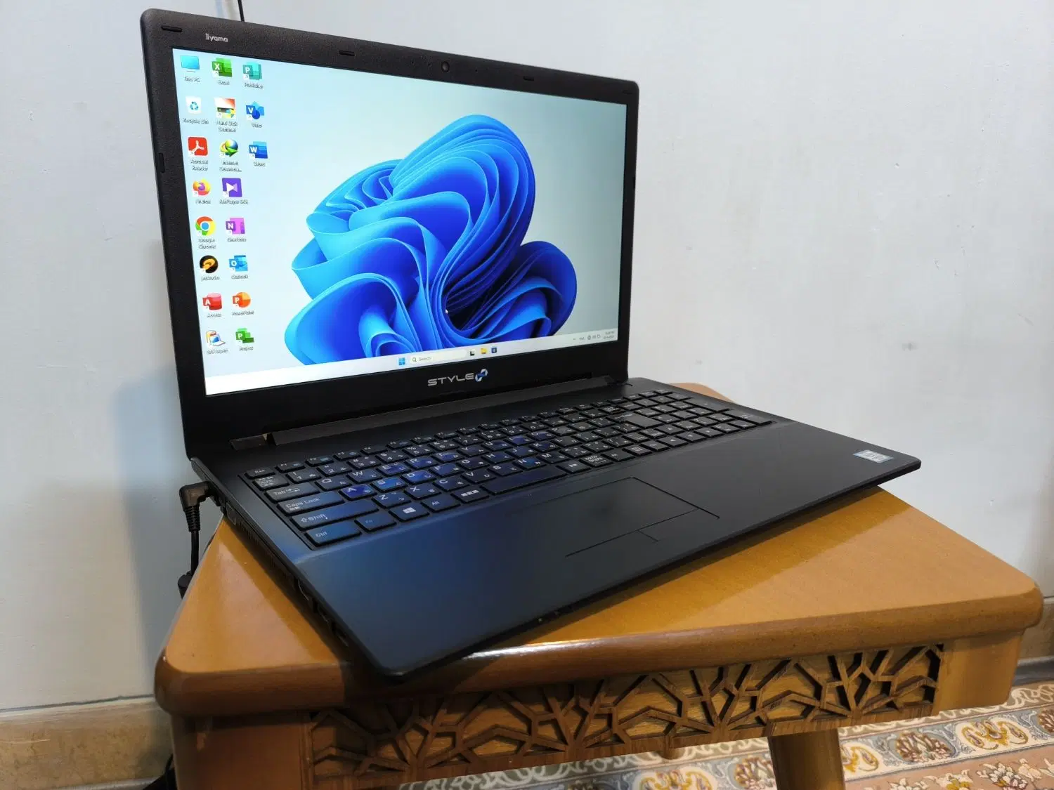 لپ تاپ نسل ۶ با هارد SSD و صفحه نمایش LED fullHD|رایانه همراه|شیراز, زرهی|دیوار