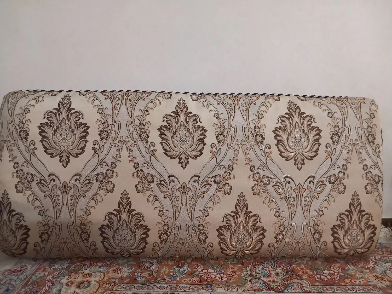 پشتی|پشتی|مشهد, مشکینی (شهرک غرب)|دیوار