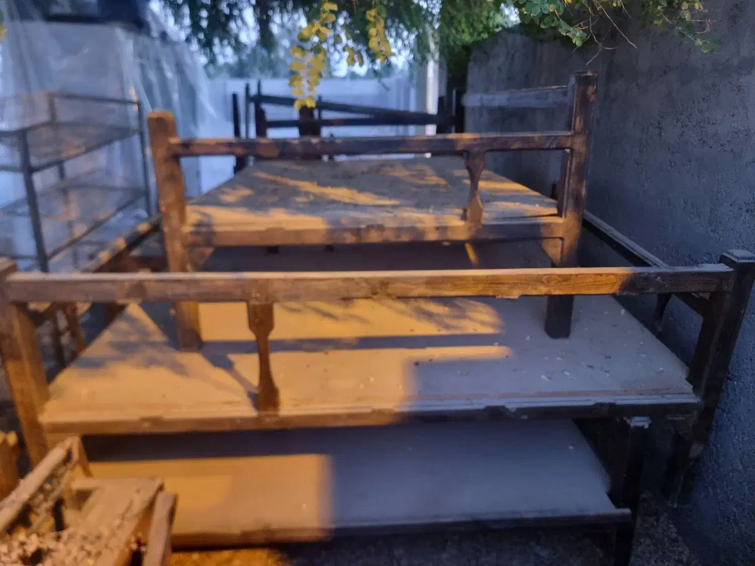 تعداد ۷ عدد تخت چوبی سالم|فروشگاه و مغازه|شمیل, |دیوار