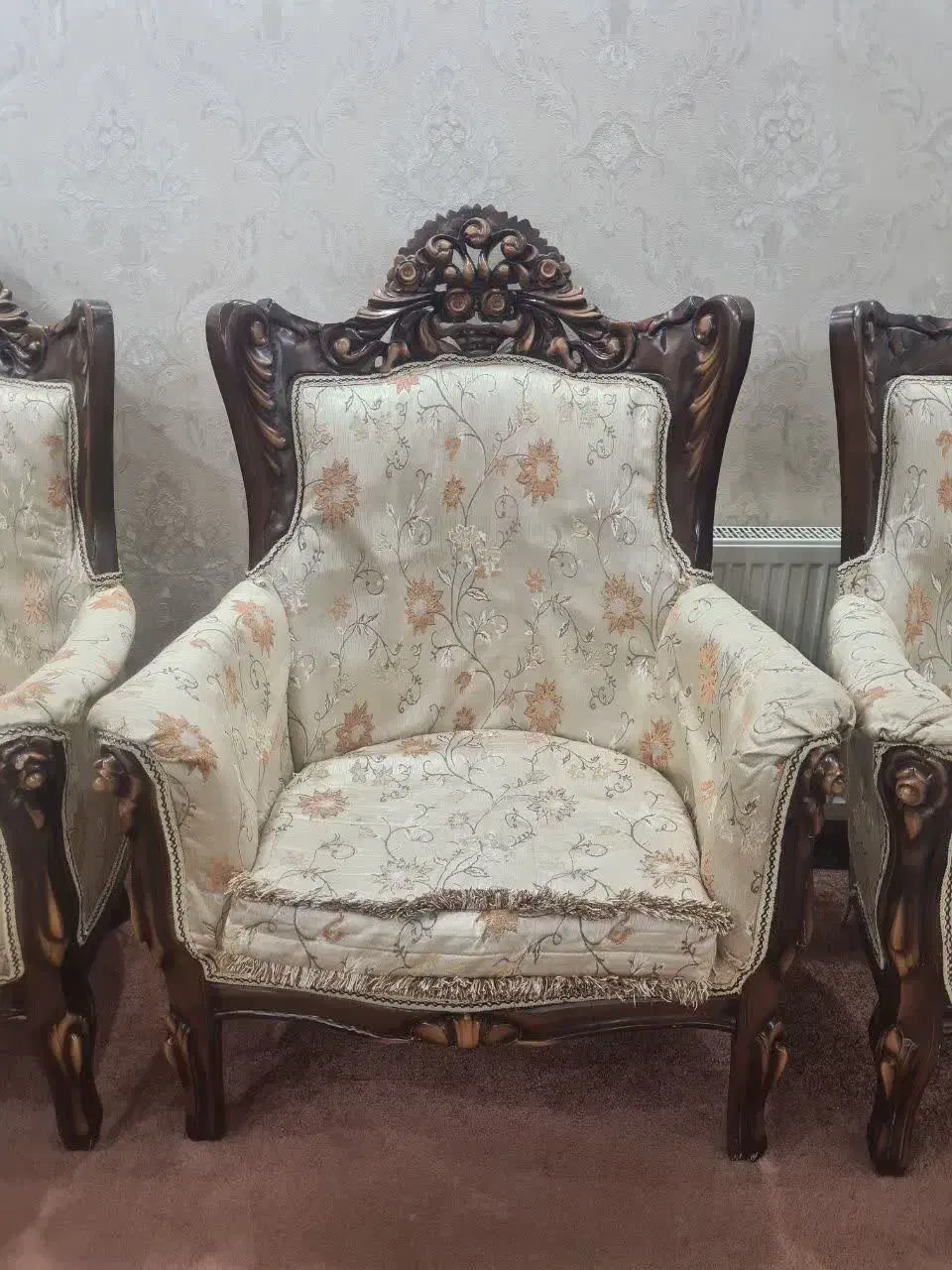 مبل سلطنتی|مبلمان خانگی و میز عسلی|قم, میدان نو|دیوار