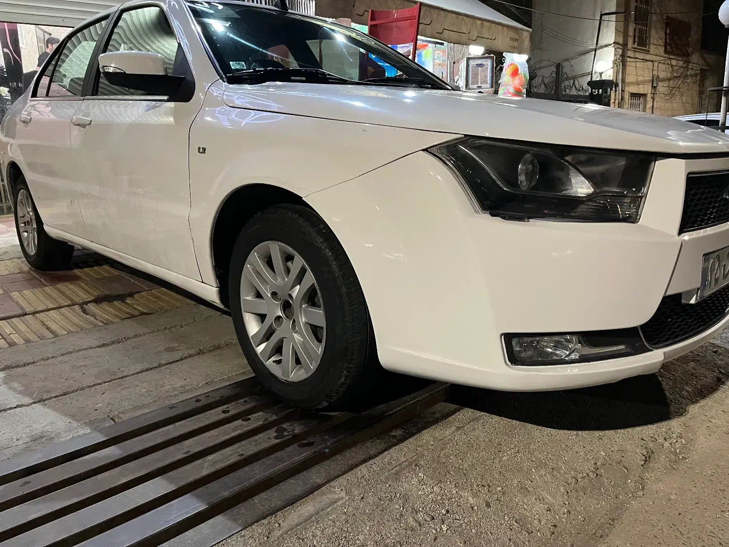 دنا|خودرو سواری و وانت|دماوند, دماوند|دیوار