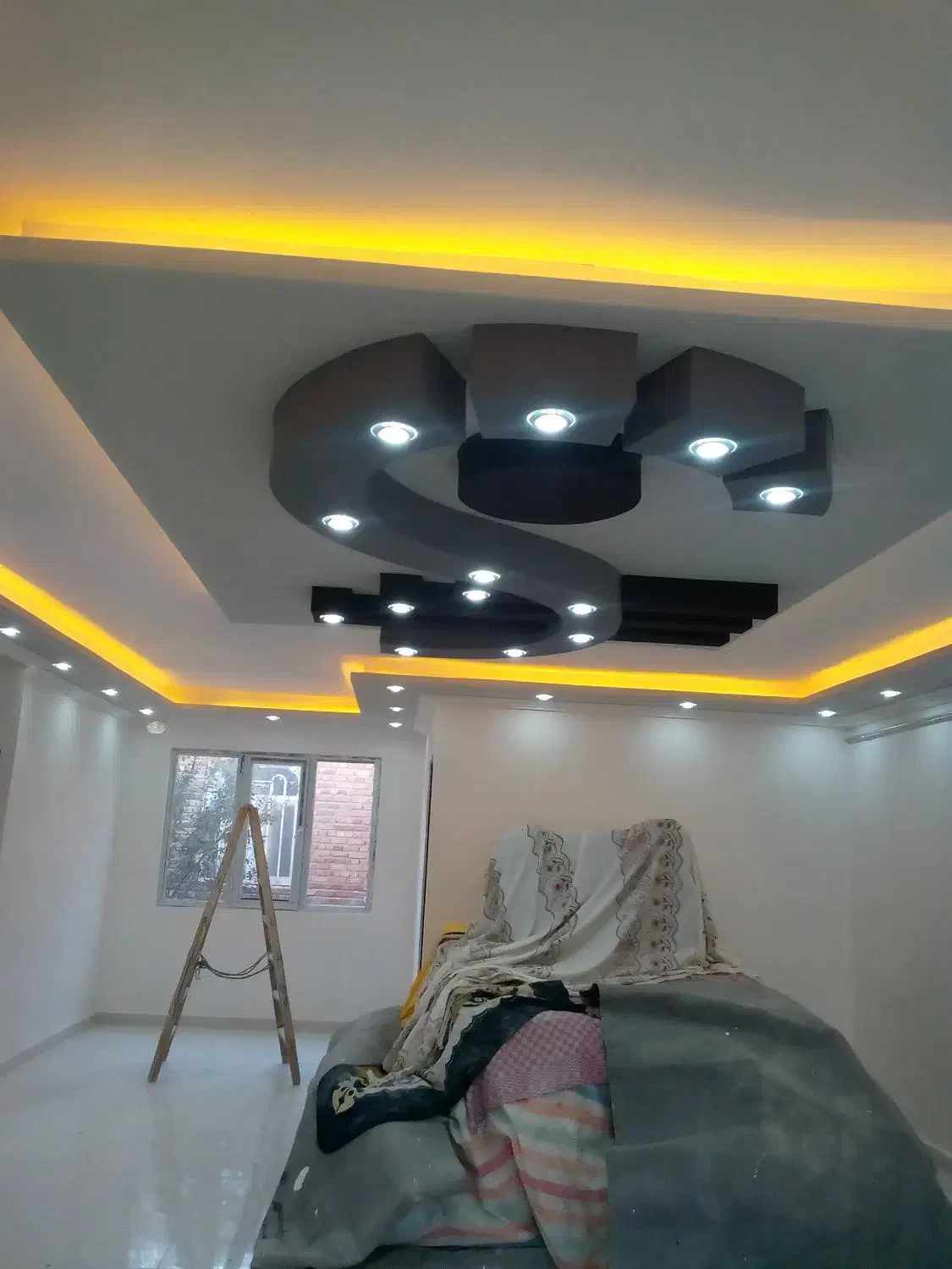 سیم کشی سیم‌کش برقکاری برق شبانه روزی صفر تا صد|خدمات پیشه و مهارت|ارومیه, |دیوار