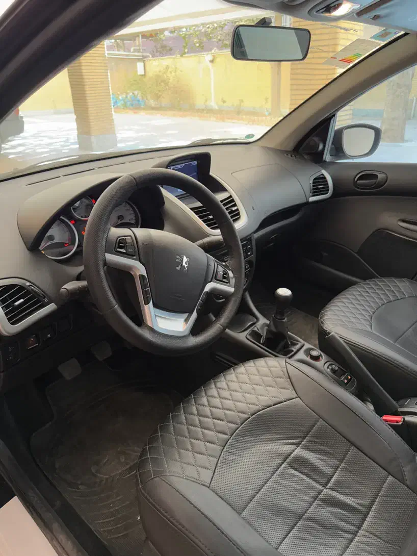 ۲۰۷ مشکی دنده سقف شیشه ای ، ۱۲ تا کار|خودرو سواری و وانت|کرج, حصارک بالا|دیوار