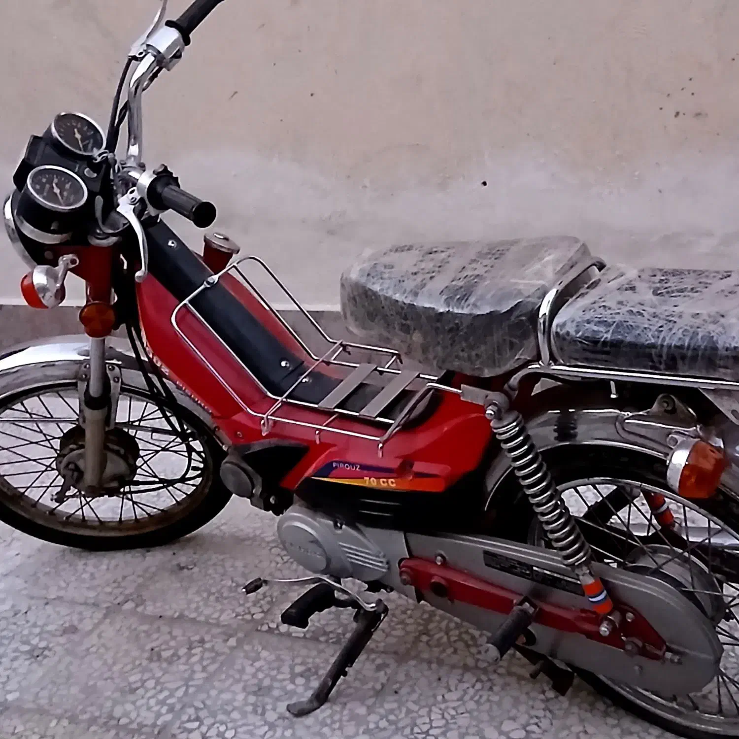 موتورسیکلت پیشرو ۷۰|موتورسیکلت|کاشان, استرک|دیوار