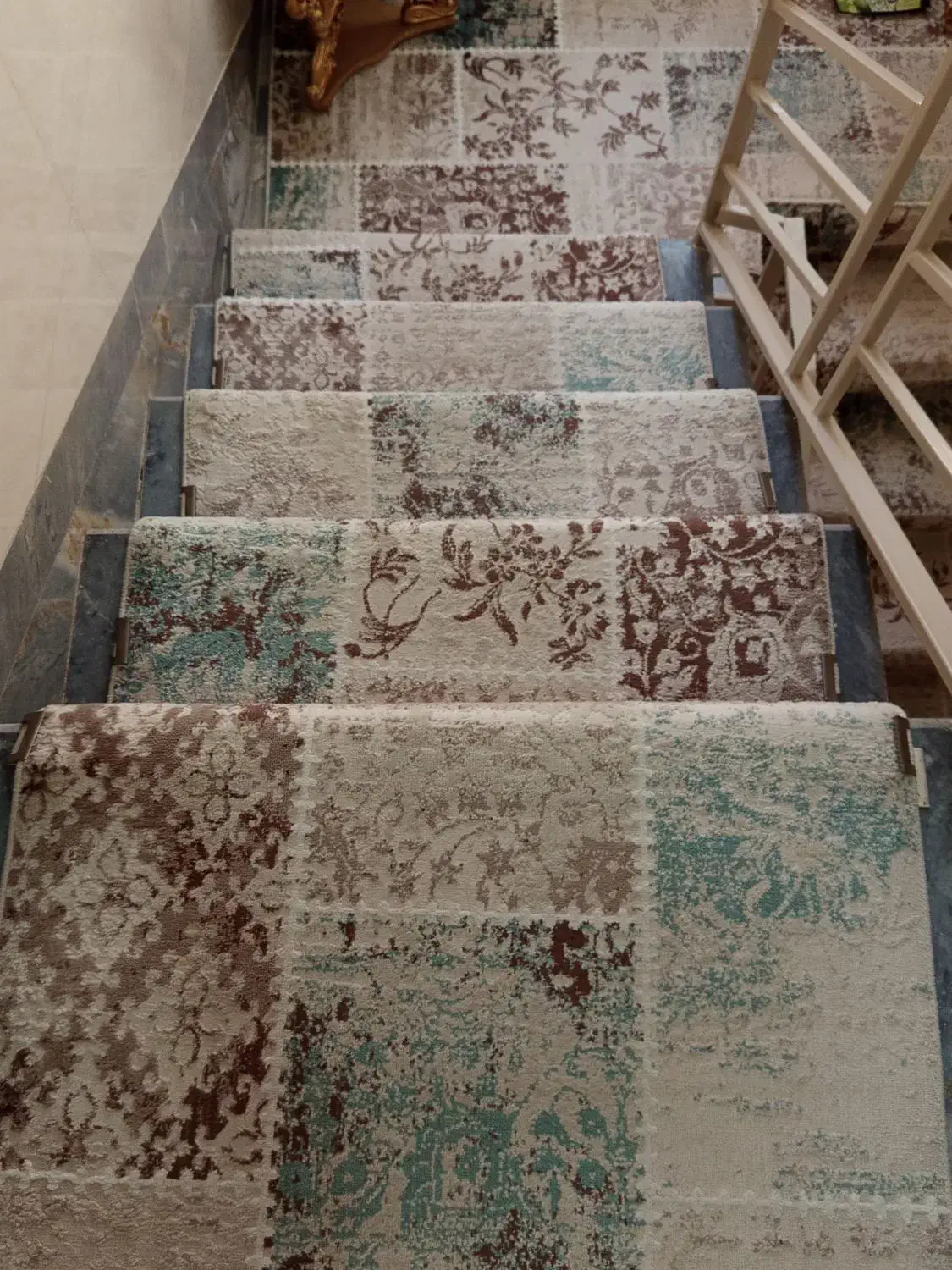 فرش گبه،برای راه پله|گلیم، جاجیم، گبه|اسلام‌شهر, شهرک مفیدی|دیوار