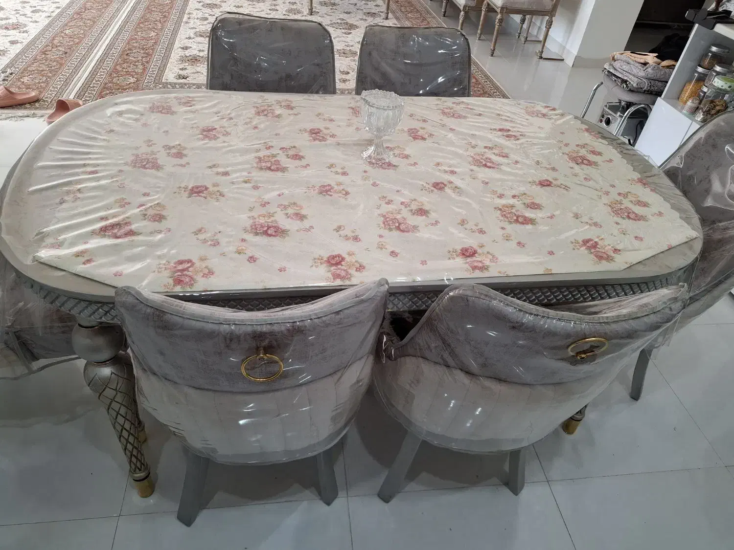 غذا خوری در حد نو یه ساله خریدم|میز و صندلی غذاخوری|آبدانان, |دیوار