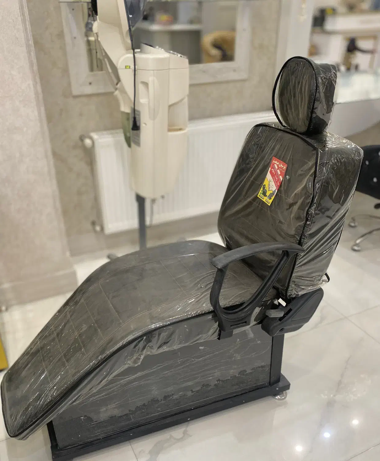 تجهیزات ارایشگاه|آرایشگاه و سالن‌های زیبایی|زنجان, |دیوار