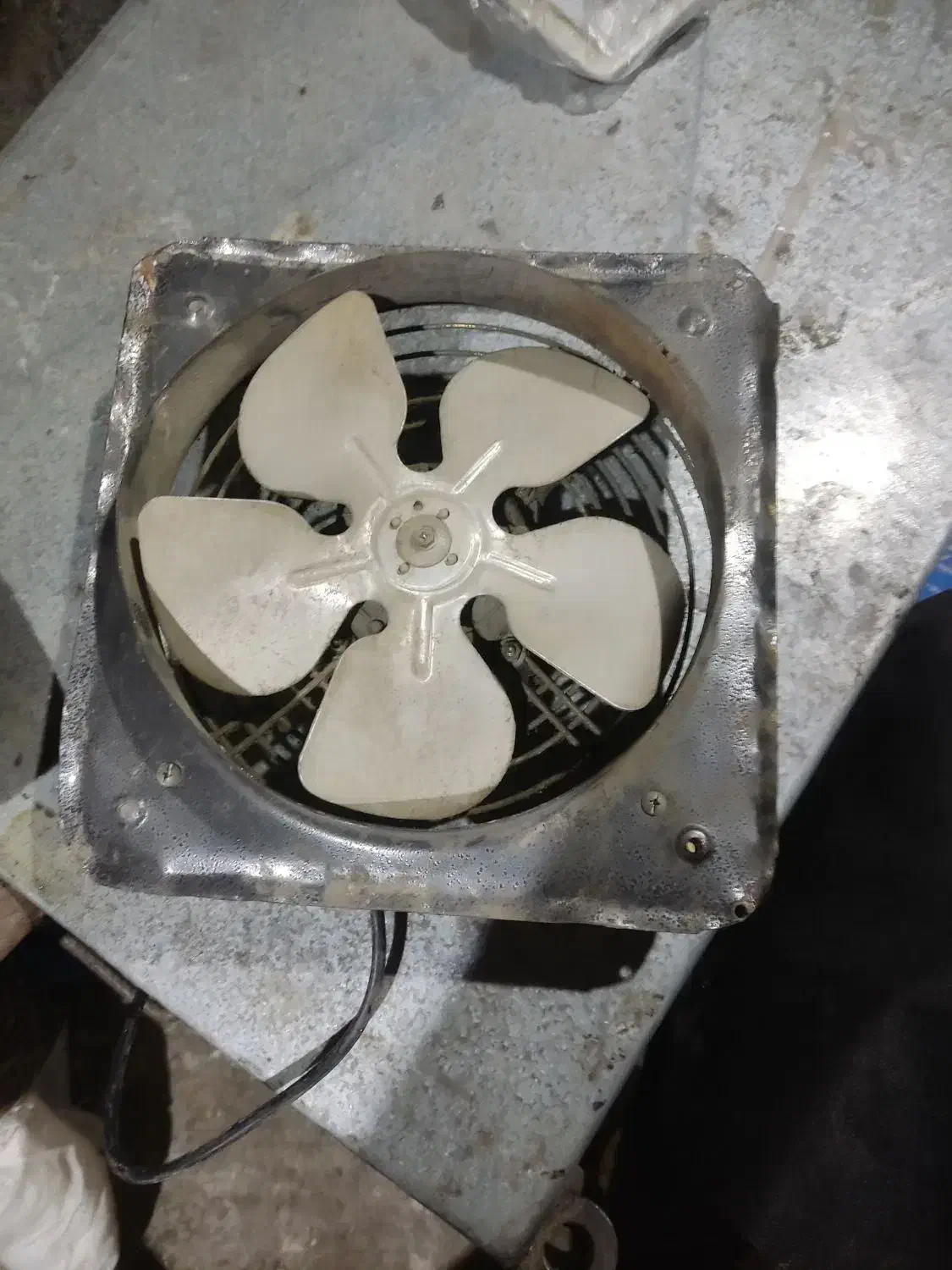 هواکش|پنکه و تصفیه‌کنندهٔ هوا|همدان, |دیوار