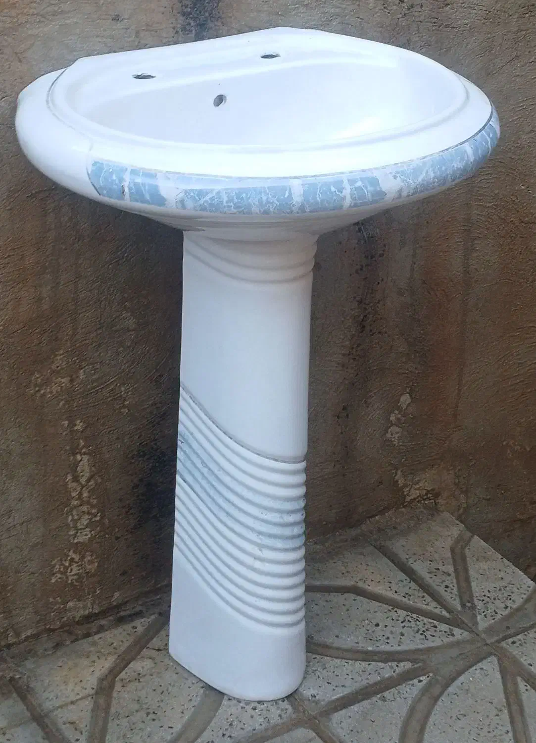 یک عدد روشویی|لوازم سرویس بهداشتی|آبیک, |دیوار