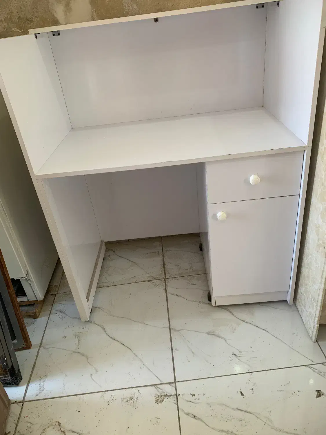 تجهیزات آرایشگاهی|آرایشگاه و سالن‌های زیبایی|اردبیل, |دیوار