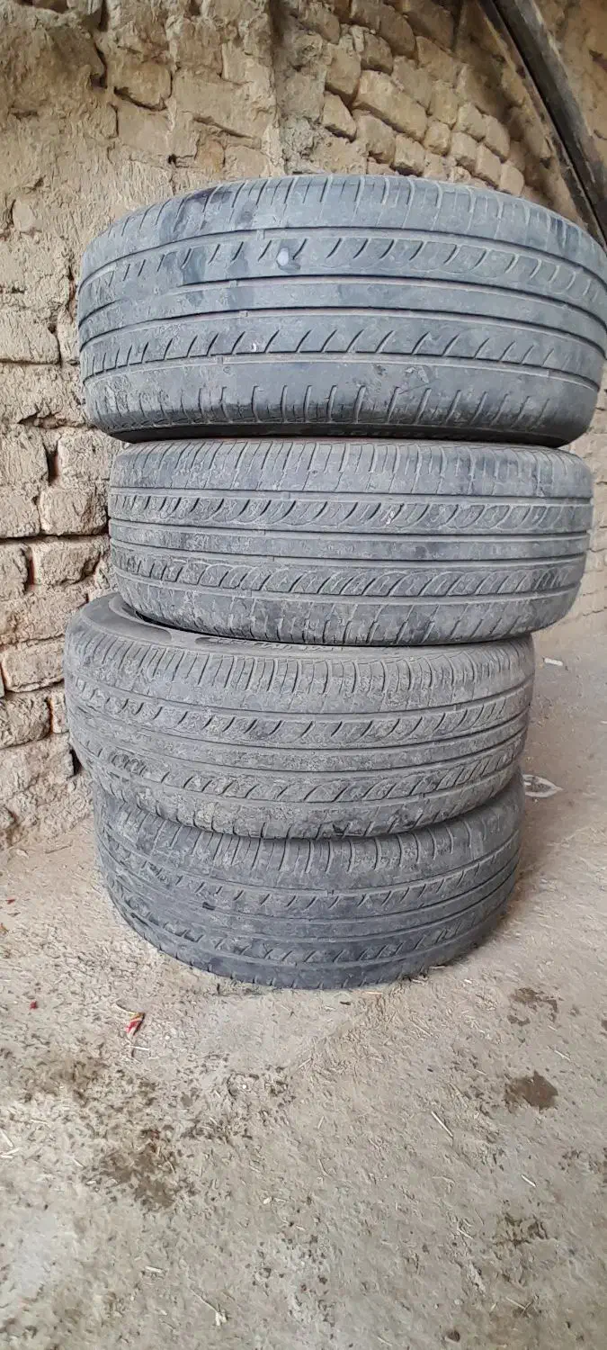 فروش چهار حلقه لاستیک پژو ۴۰۵ و پارس ۲۰۵ سایز ۱۵|قطعات یدکی و لوازم جانبی|زند, |دیوار