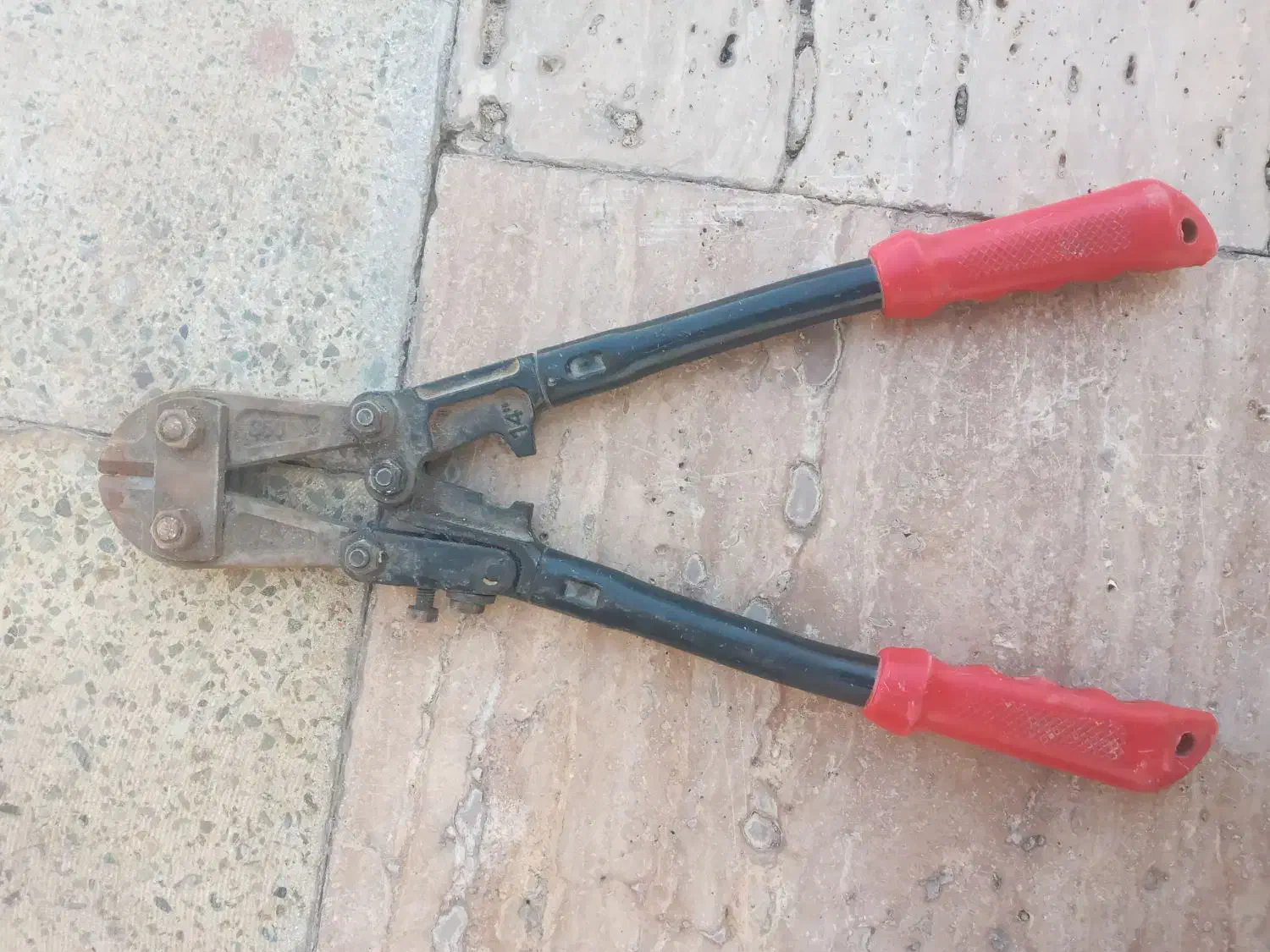 قیچی کابل بر|ابزارآلات|هشتگرد, شهرک آرتیمان|دیوار