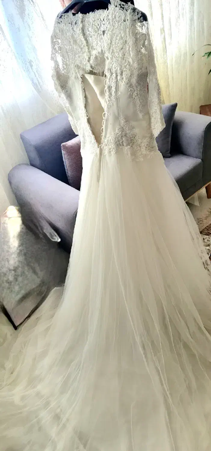 فروش لباس عروس دنباله دار مناسب سایز ۴۶تا ۵۴|لباس|اصفهان, کوی شهید کشوری|دیوار