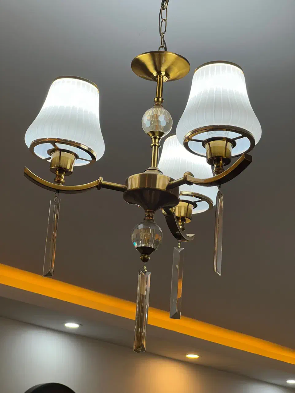 لوستر|لوستر و چراغ آویز|پردیس, فاز ۸|دیوار