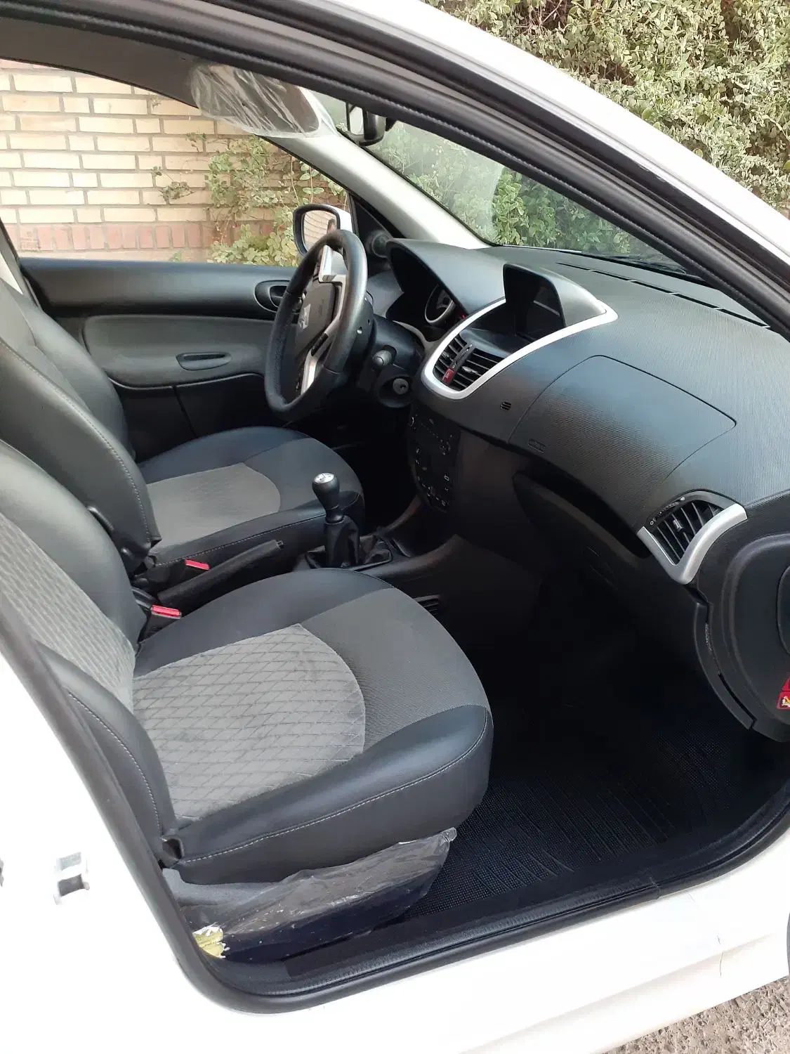 207 پانا مدل ۱۴۰۴ برج ۵ هستش|خودرو سواری و وانت|قم, پردیسان|دیوار