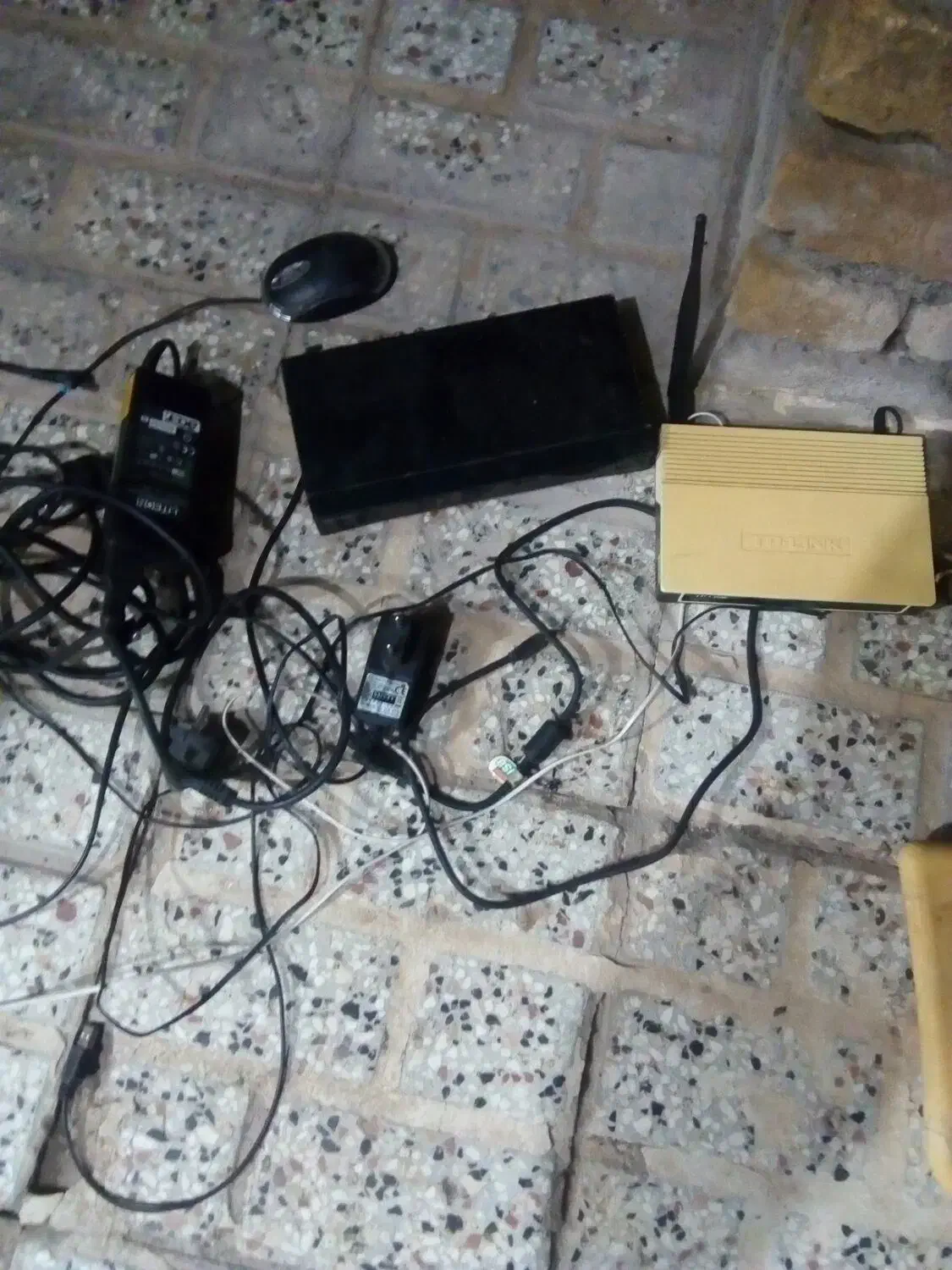 یک عددوایفای .دستگاه دیجیتال وترانس تلویریونlED|تلویزیون و پروژکتور|نیشابور, خط کاشمر|دیوار