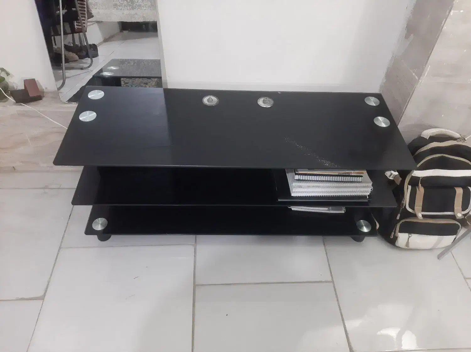 ۲ عدد میز  TV تلویزیون چوبی و میز شیشه ای مشکی ترک|میز تلویزیون|مشهد, گلبرگ|دیوار