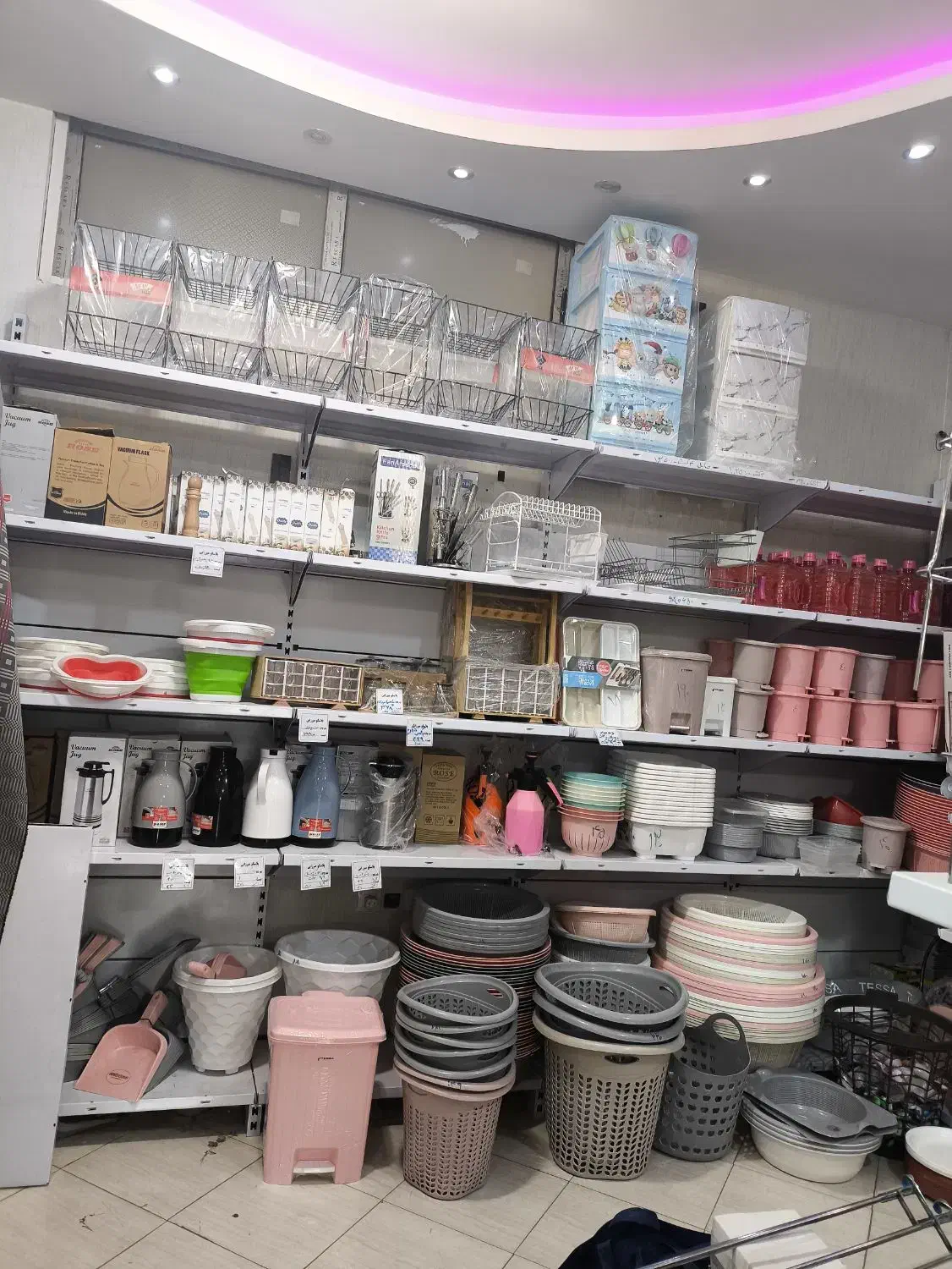 قفسه مغازه ایستاده|فروشگاه و مغازه|شاهینشهر, گزبرخوار|دیوار