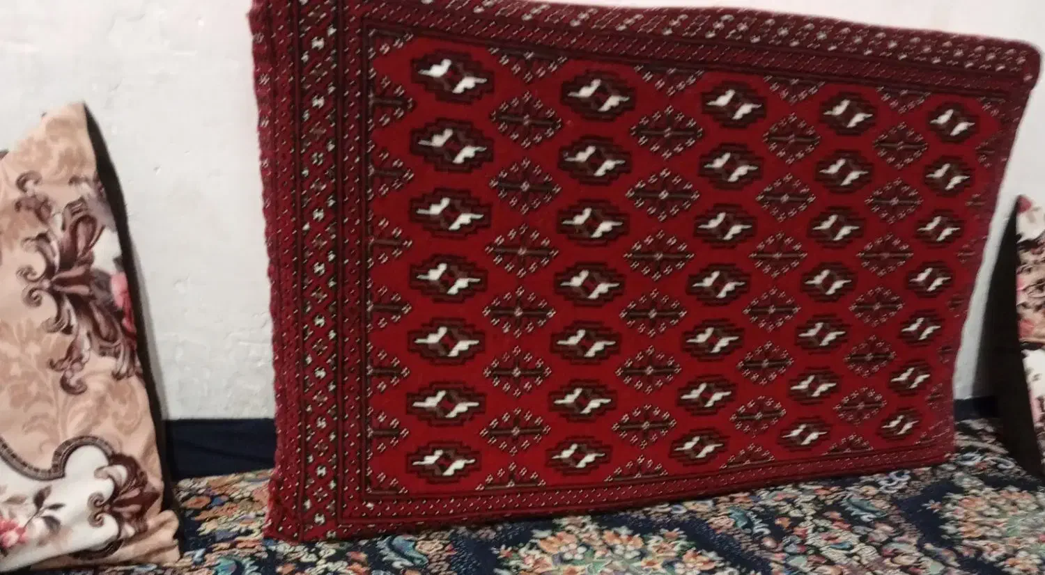 پشتی|پشتی|نیریز, |دیوار